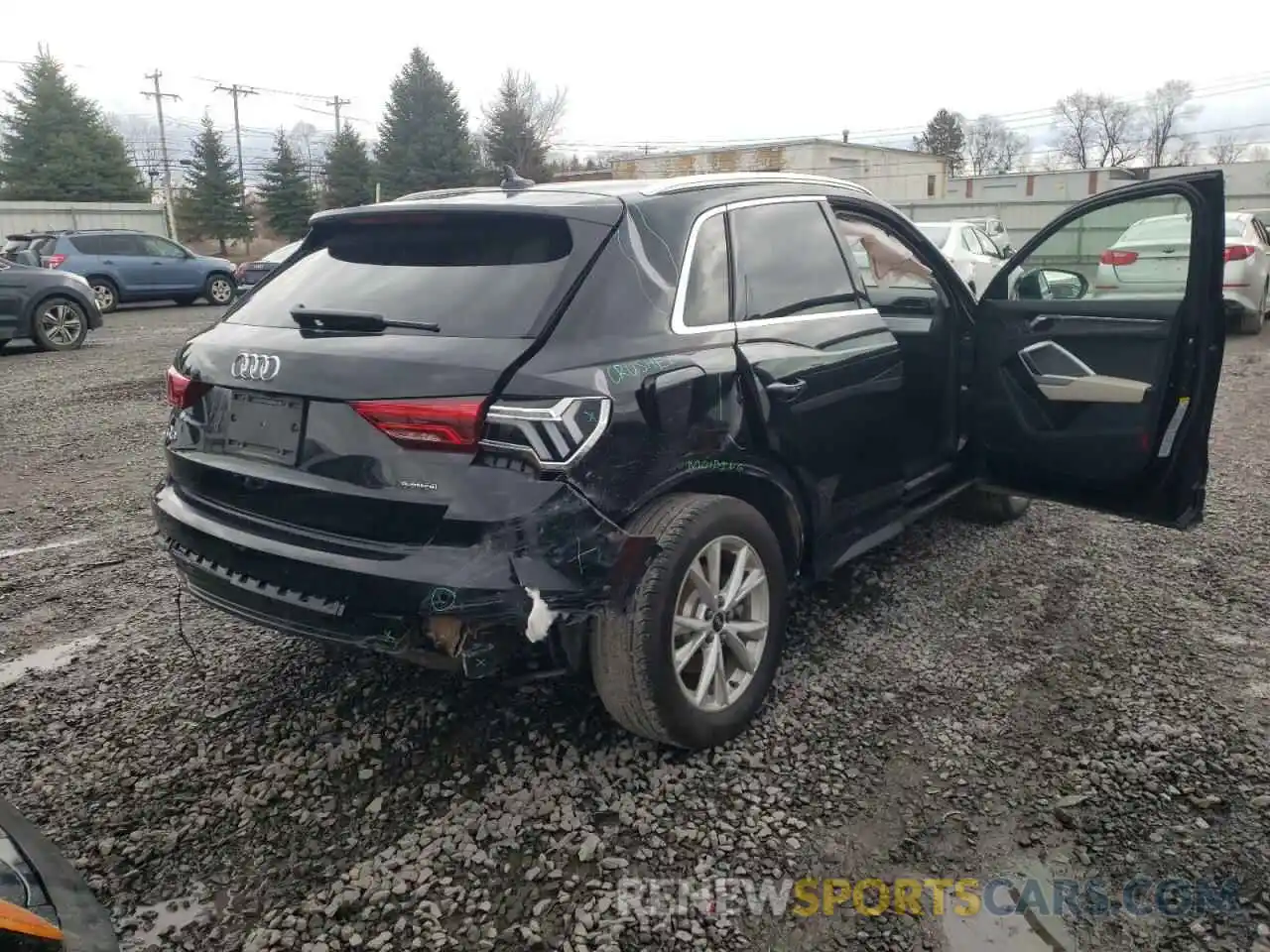 9 Photograph of a damaged car WA1DECF37M1038390 AUDI Q3 2021