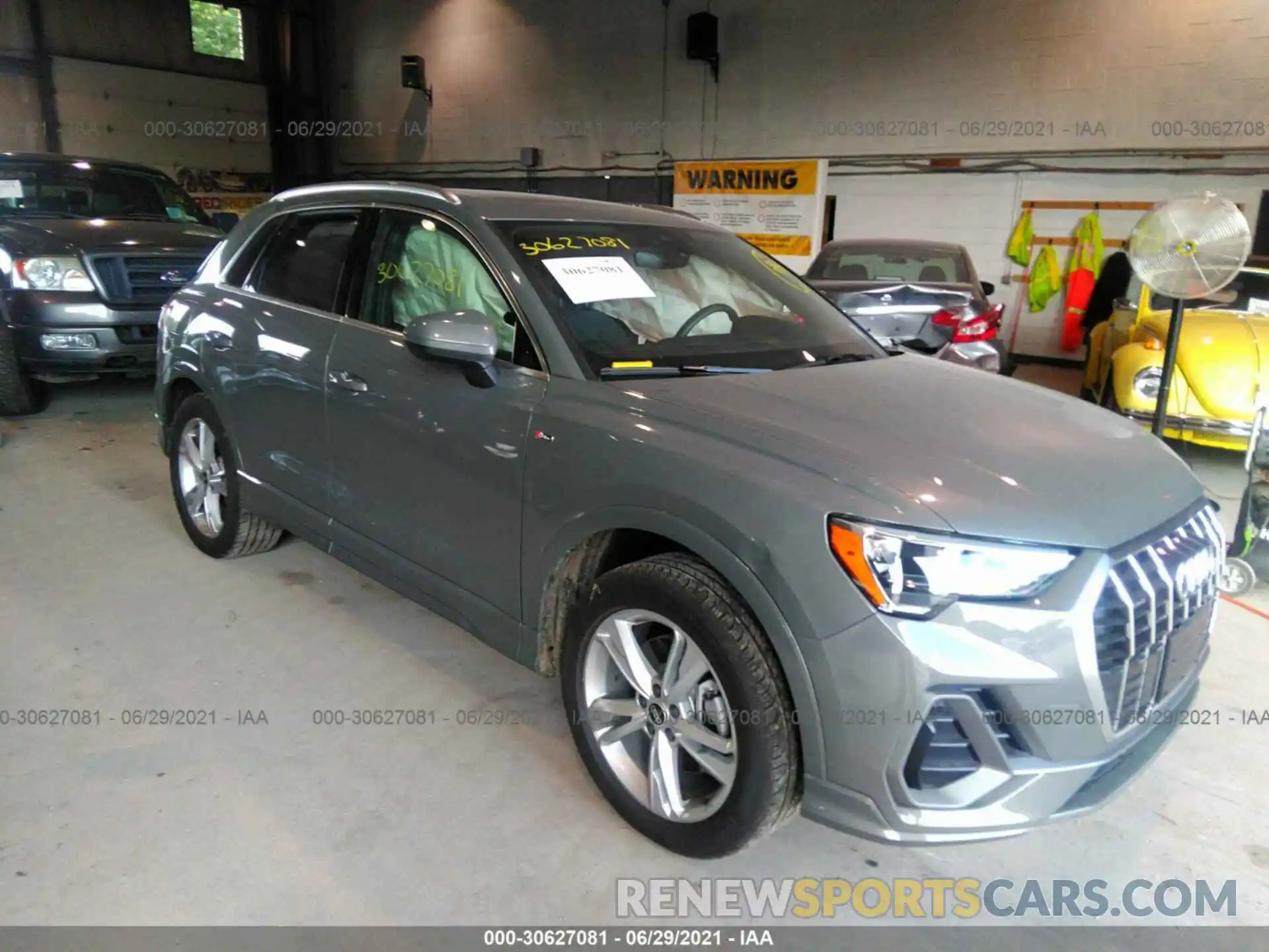 1 Photograph of a damaged car WA1DECF37M1052838 AUDI Q3 2021