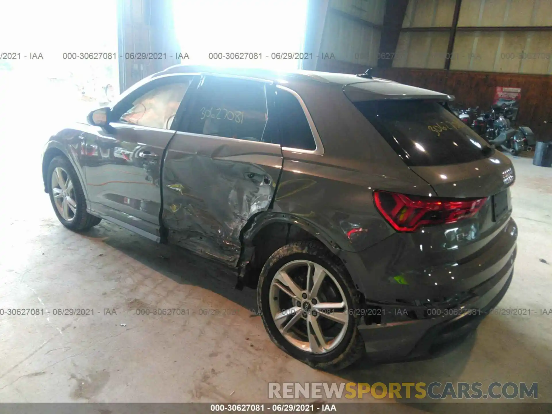 3 Photograph of a damaged car WA1DECF37M1052838 AUDI Q3 2021