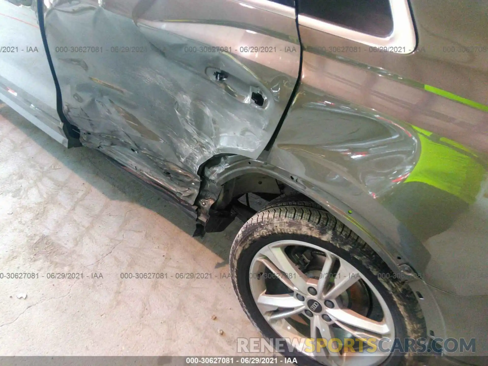 6 Photograph of a damaged car WA1DECF37M1052838 AUDI Q3 2021