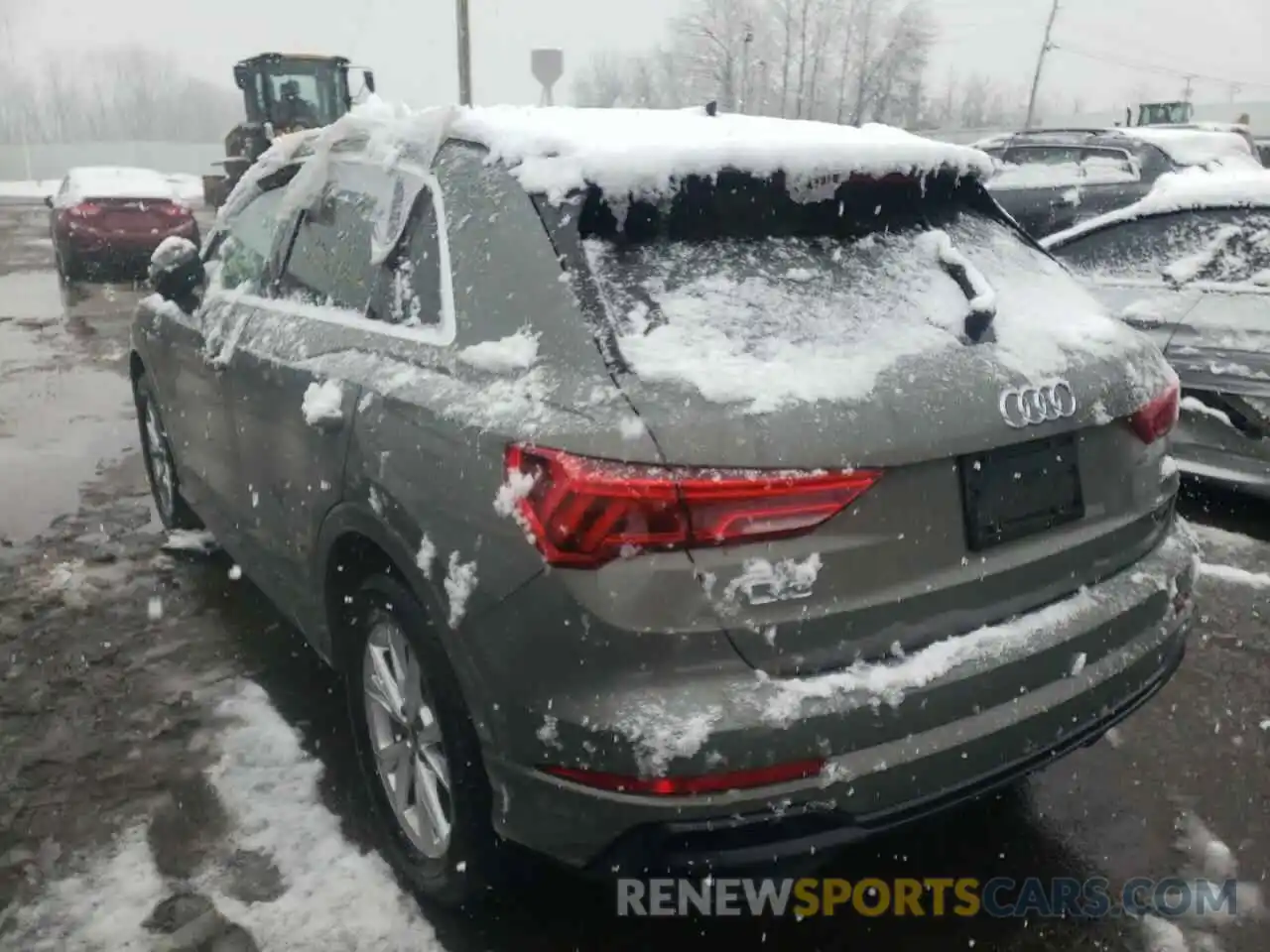 3 Photograph of a damaged car WA1DECF37M1054007 AUDI Q3 2021