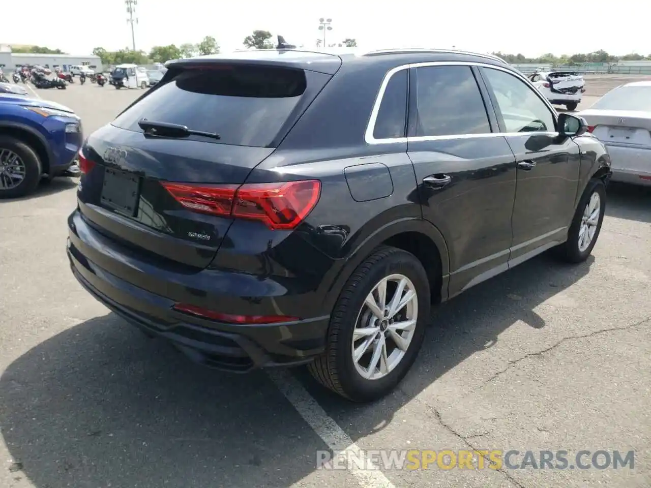 4 Photograph of a damaged car WA1DECF37M1111578 AUDI Q3 2021