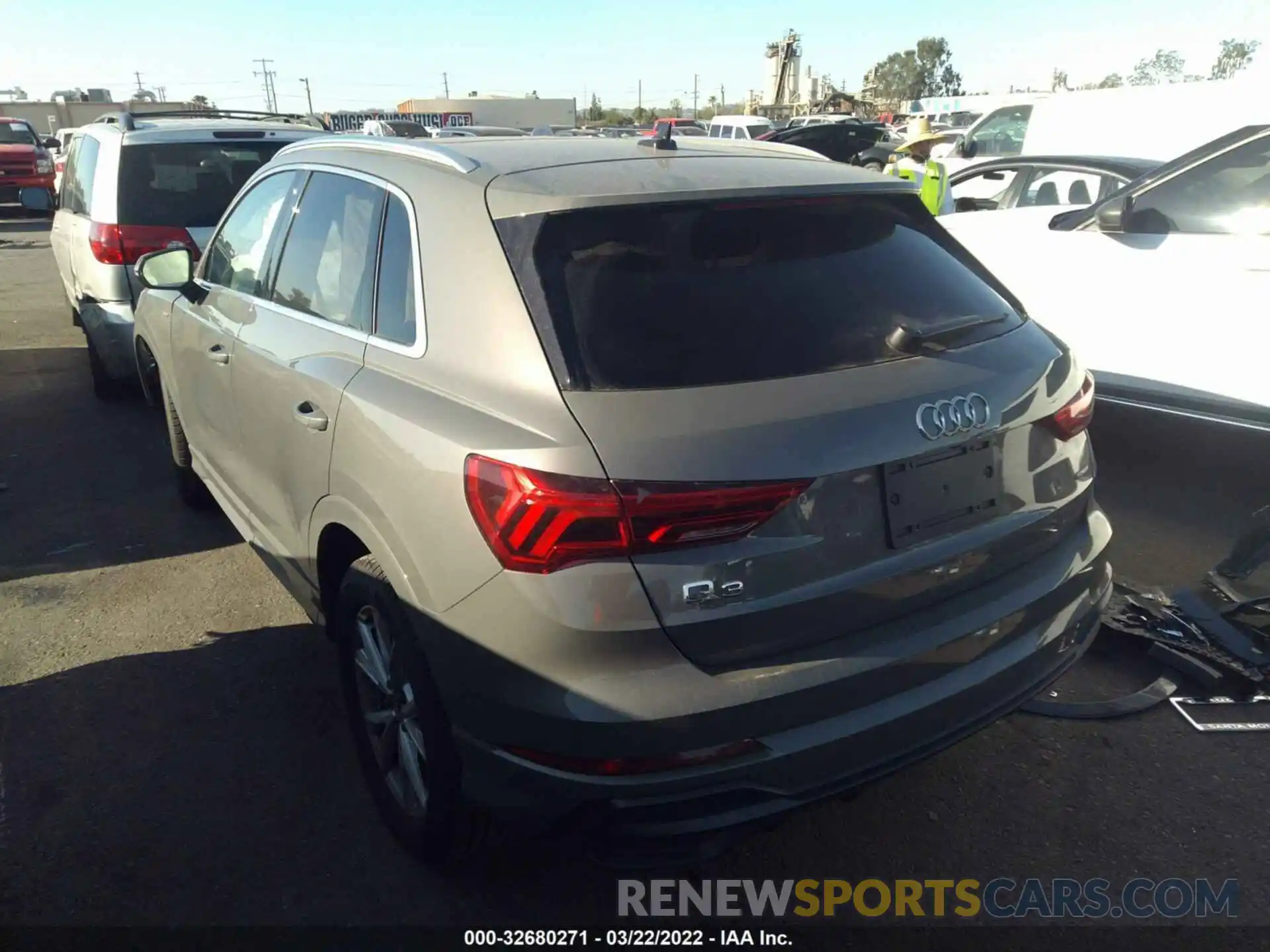 3 Photograph of a damaged car WA1DECF37M1147318 AUDI Q3 2021