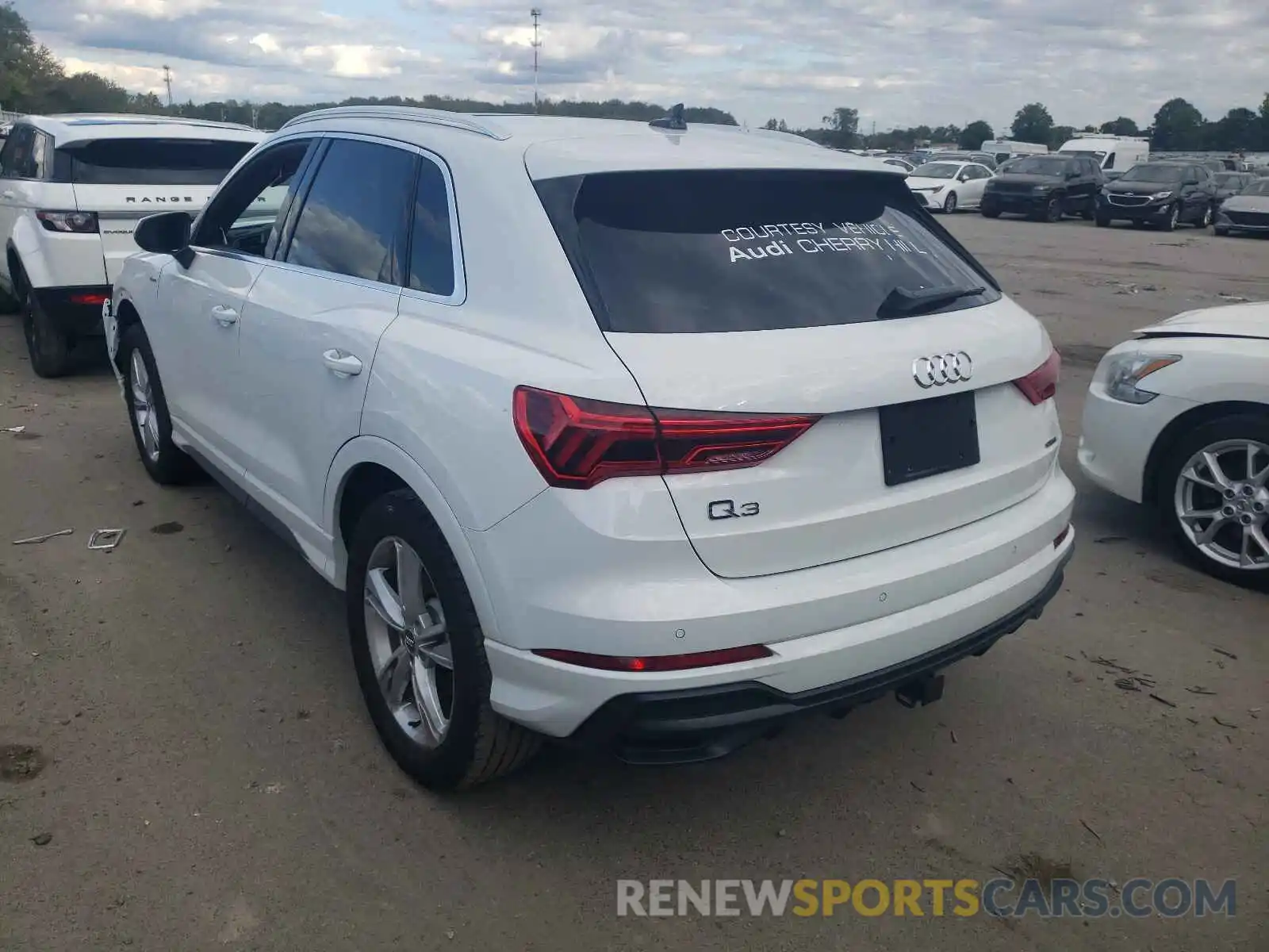 3 Photograph of a damaged car WA1DECF38M1011344 AUDI Q3 2021