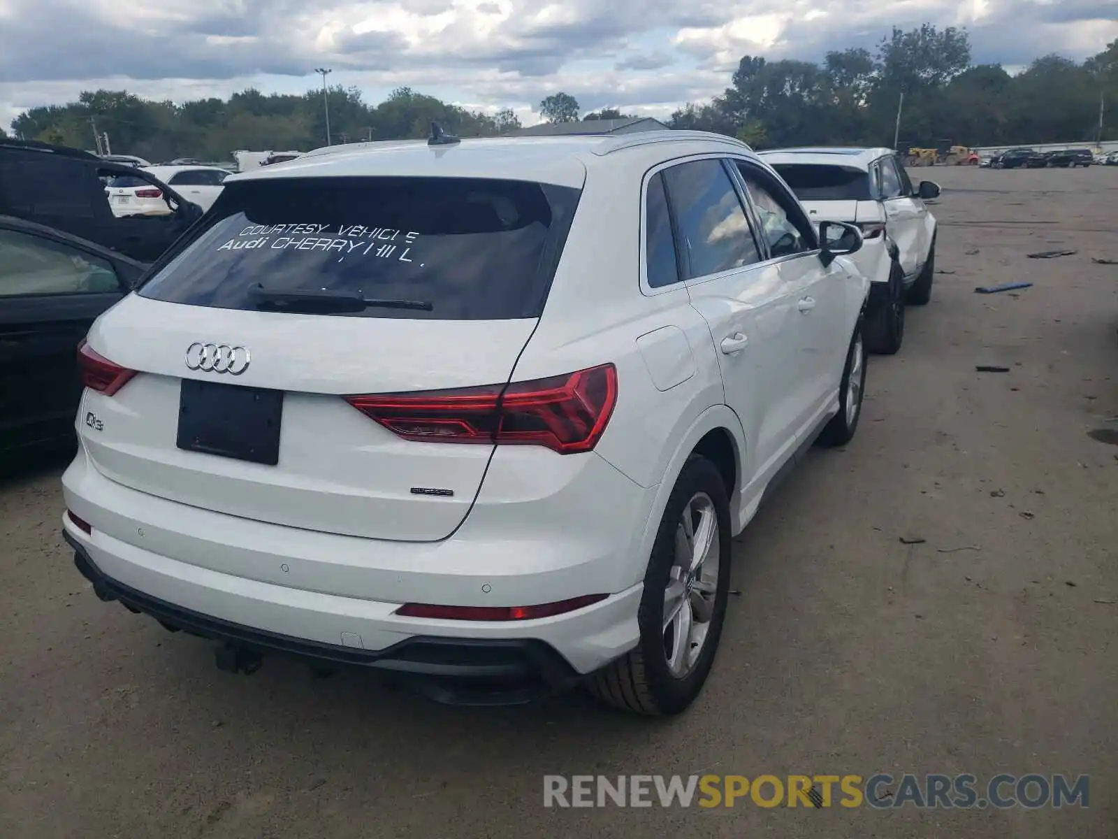 4 Photograph of a damaged car WA1DECF38M1011344 AUDI Q3 2021