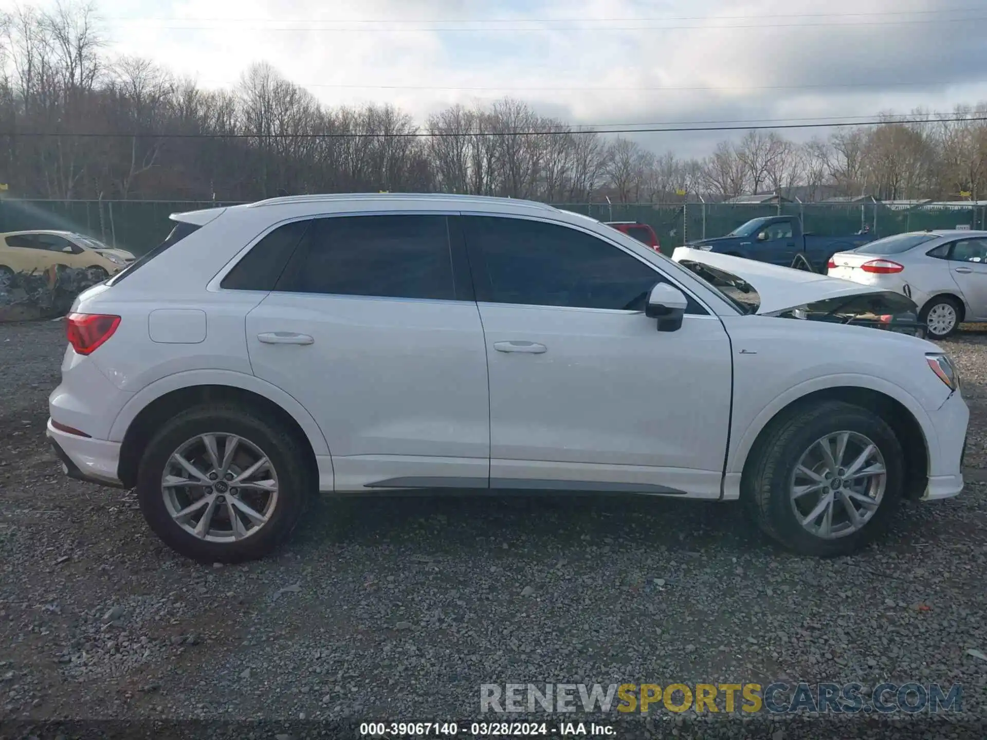 13 Photograph of a damaged car WA1DECF38M1016673 AUDI Q3 2021