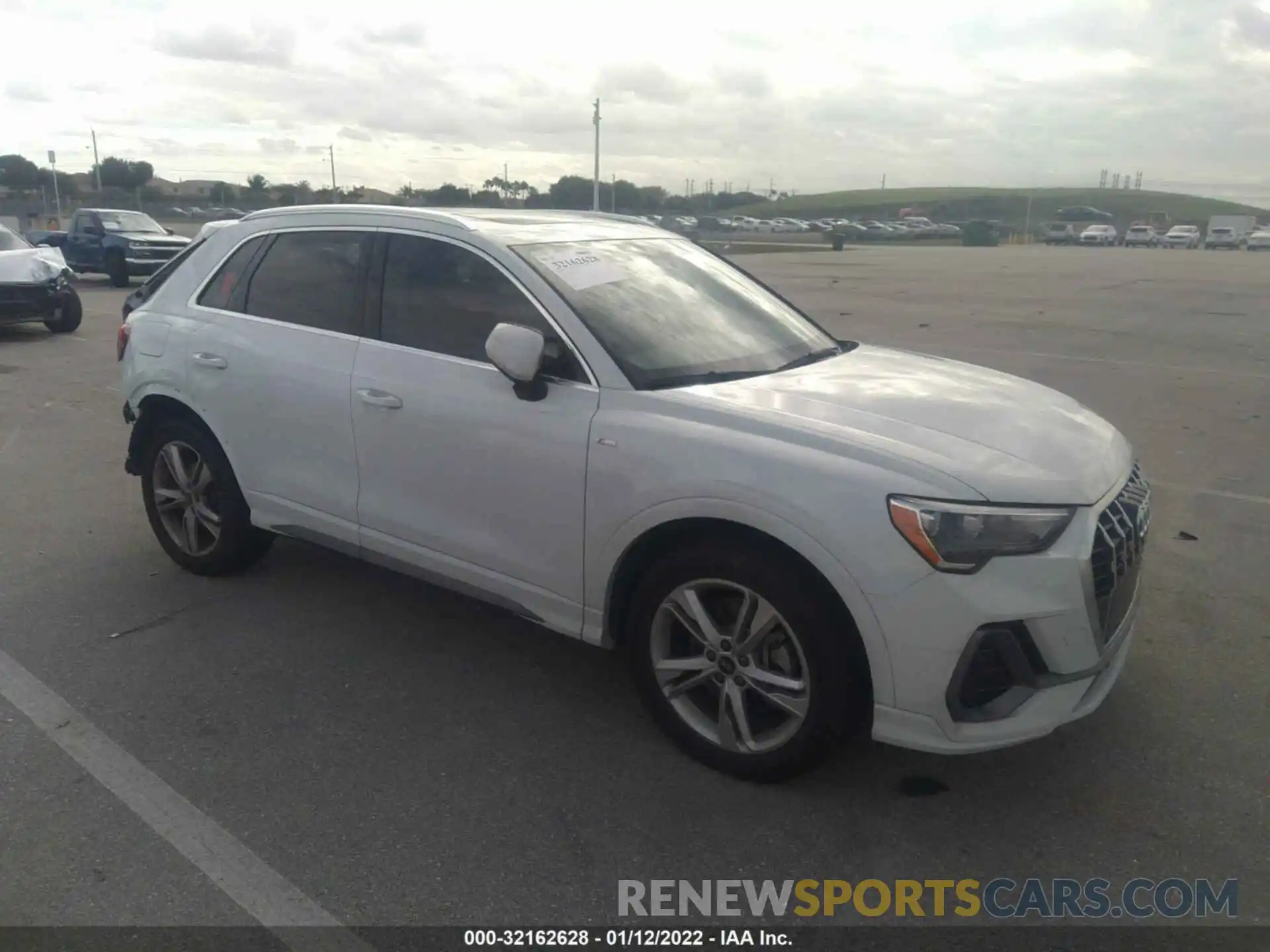 1 Photograph of a damaged car WA1DECF38M1025227 AUDI Q3 2021