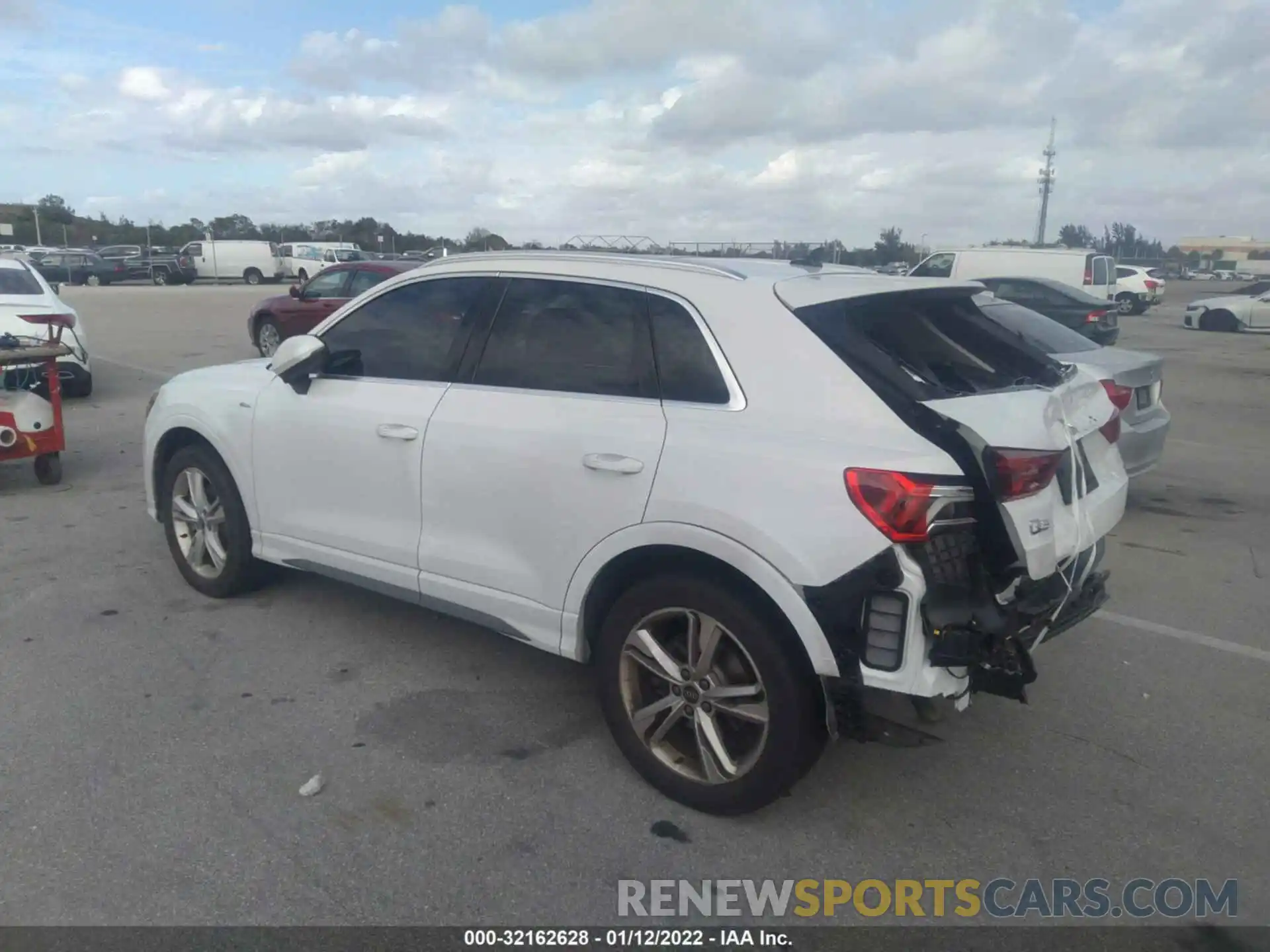 3 Photograph of a damaged car WA1DECF38M1025227 AUDI Q3 2021