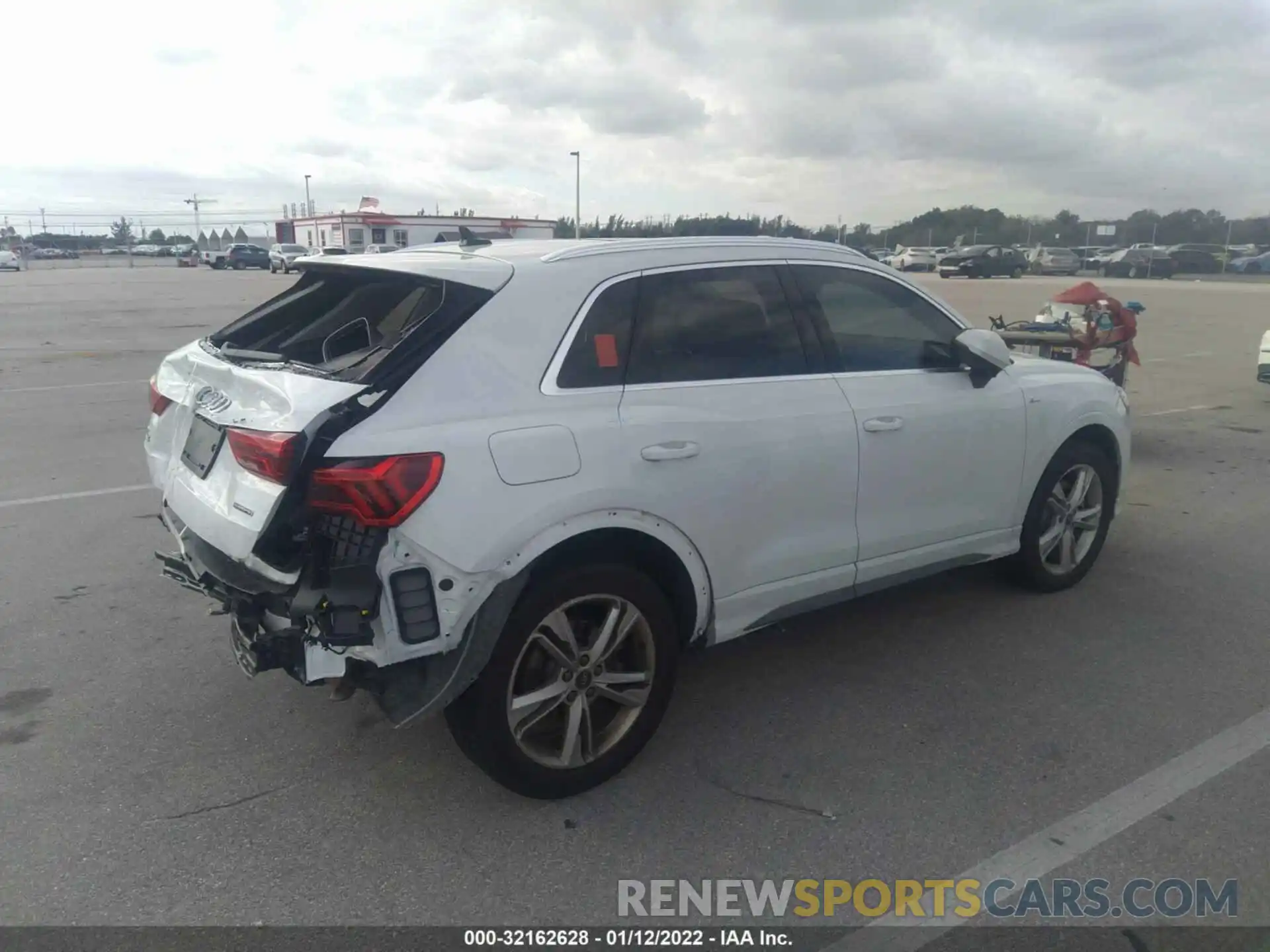 4 Photograph of a damaged car WA1DECF38M1025227 AUDI Q3 2021