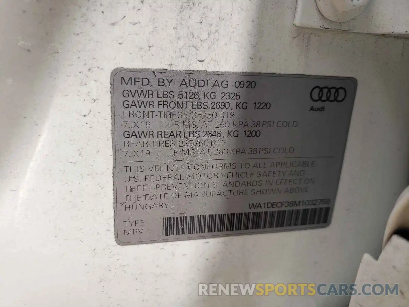 10 Photograph of a damaged car WA1DECF38M1032758 AUDI Q3 2021