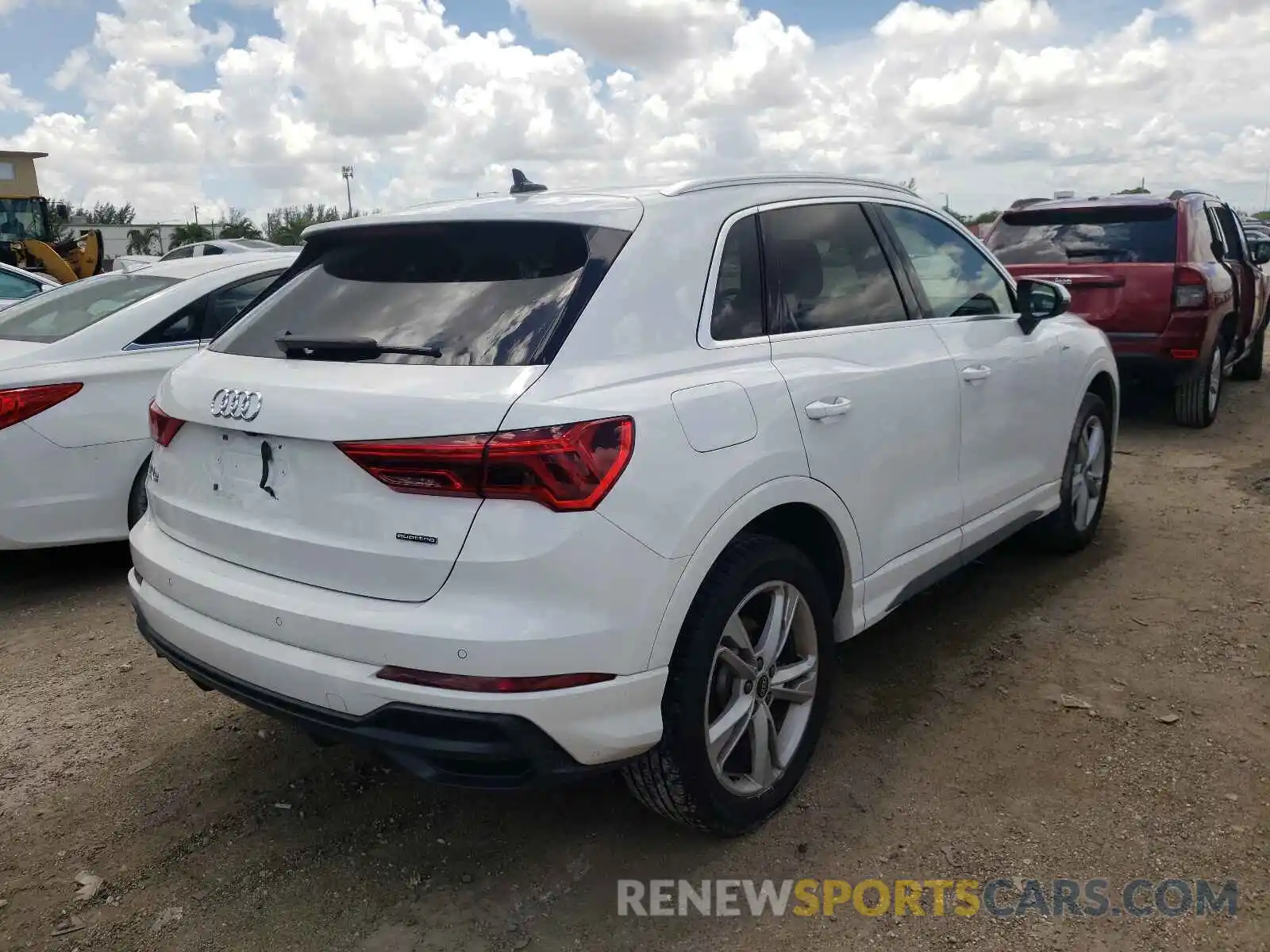 4 Photograph of a damaged car WA1DECF38M1032758 AUDI Q3 2021