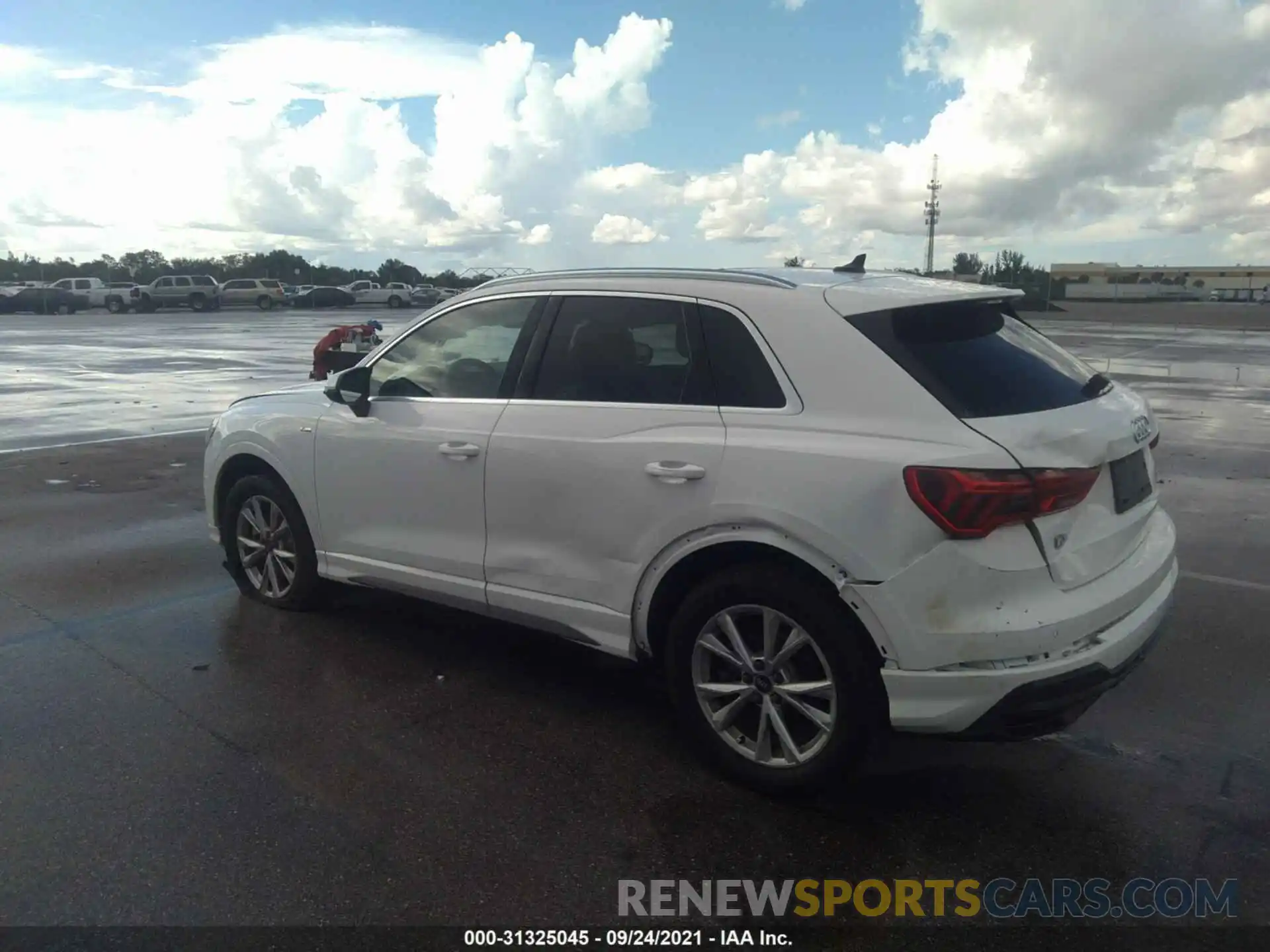 3 Photograph of a damaged car WA1DECF38M1035367 AUDI Q3 2021