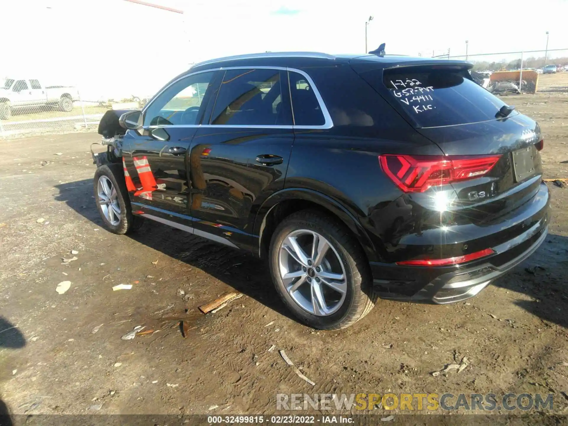 3 Photograph of a damaged car WA1DECF38M1044411 AUDI Q3 2021