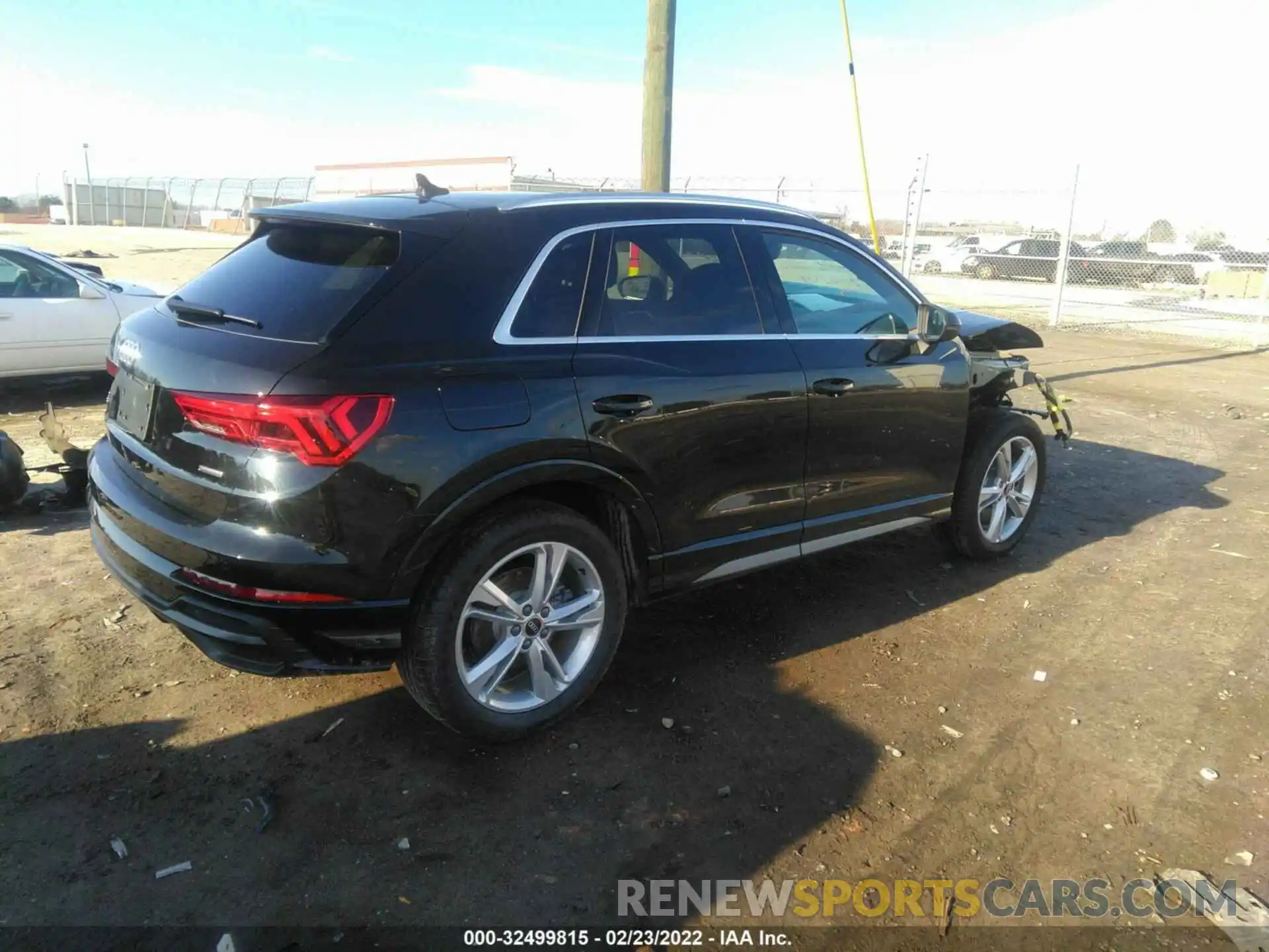 4 Photograph of a damaged car WA1DECF38M1044411 AUDI Q3 2021