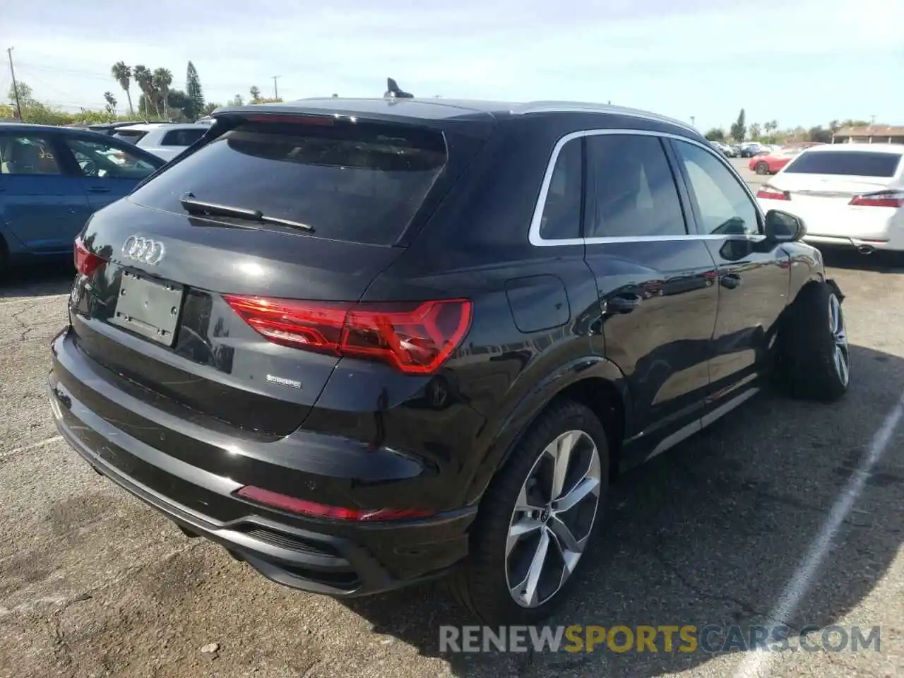 4 Photograph of a damaged car WA1DECF38M1051326 AUDI Q3 2021