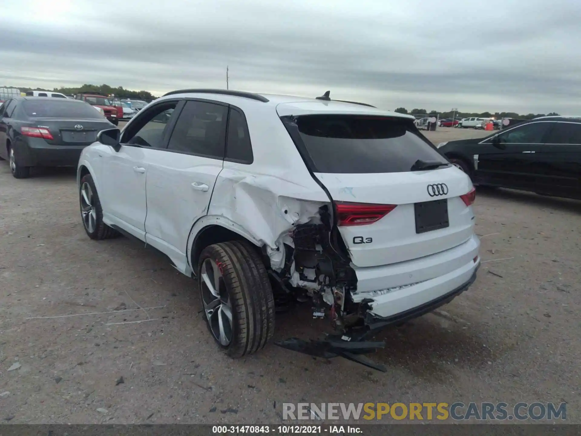 3 Photograph of a damaged car WA1DECF38M1058180 AUDI Q3 2021