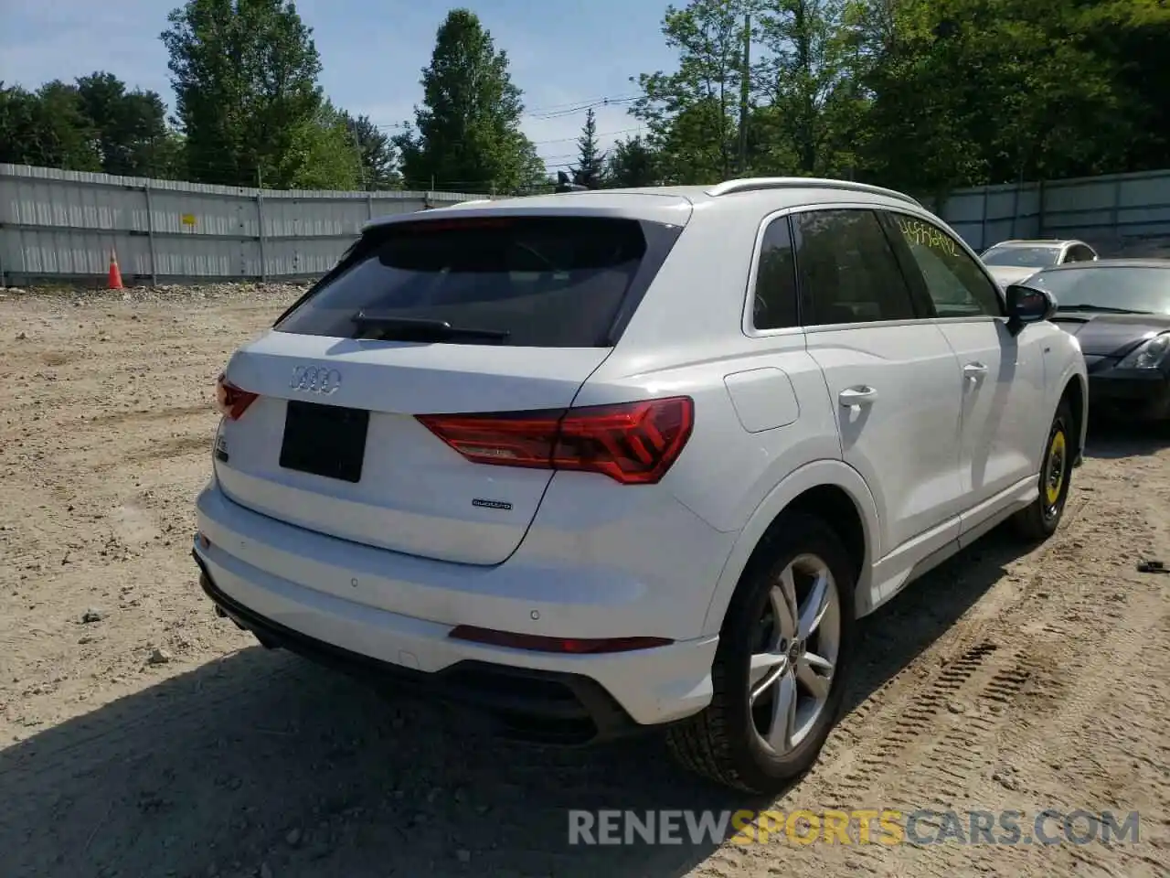 4 Photograph of a damaged car WA1DECF39M1018562 AUDI Q3 2021