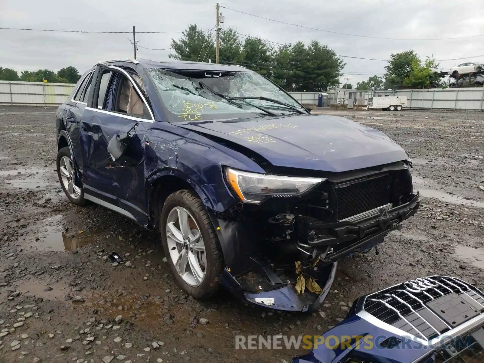 1 Photograph of a damaged car WA1DECF39M1057040 AUDI Q3 2021