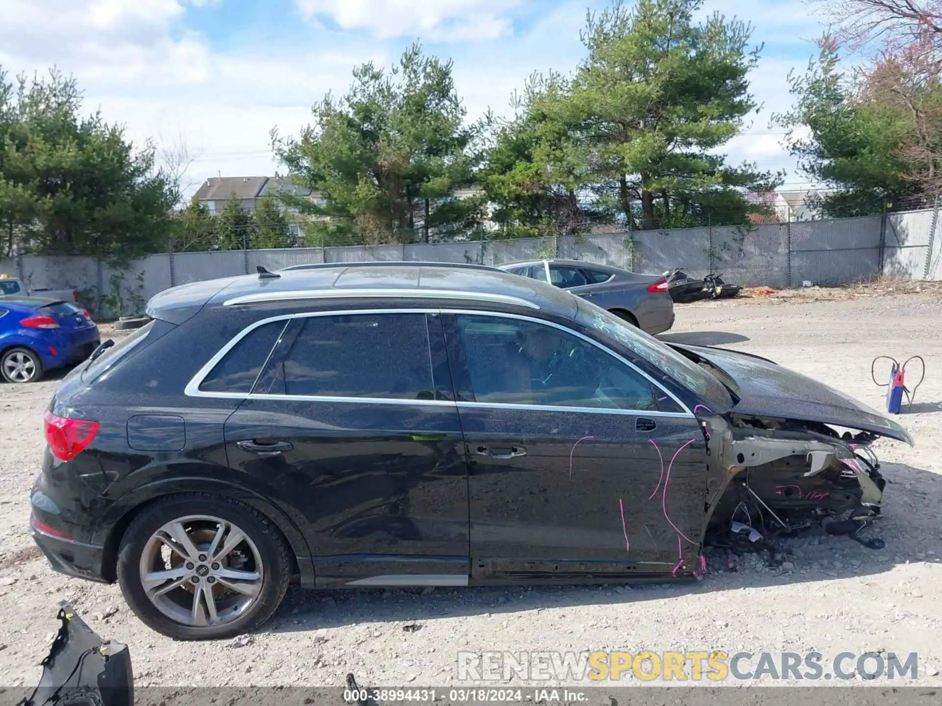 13 Photograph of a damaged car WA1DECF39M1093875 AUDI Q3 2021