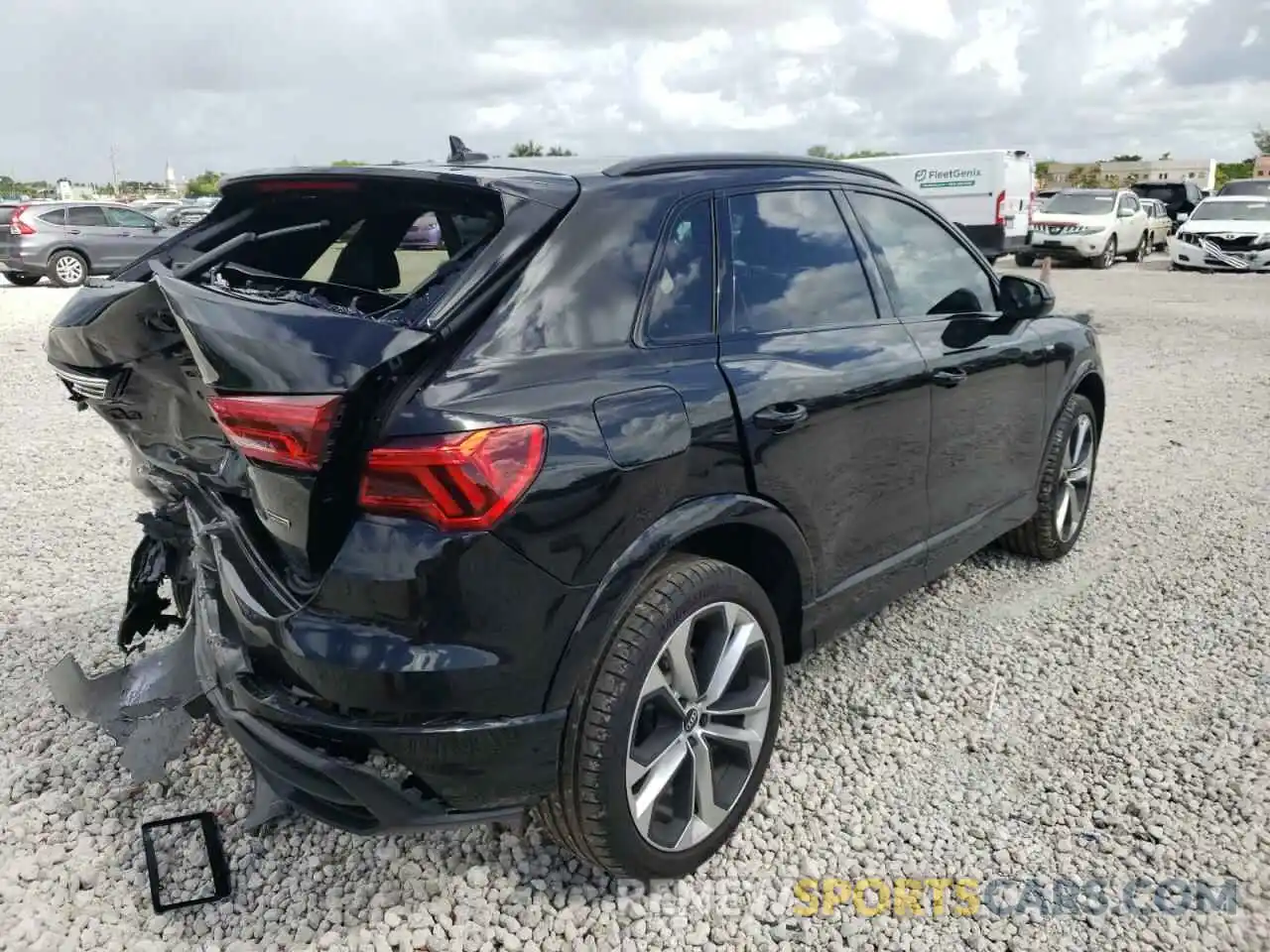 4 Photograph of a damaged car WA1DECF39M1152522 AUDI Q3 2021