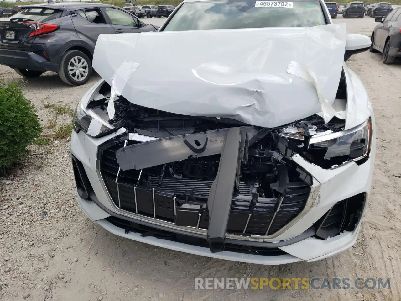 9 Photograph of a damaged car WA1DECF39M1153136 AUDI Q3 2021