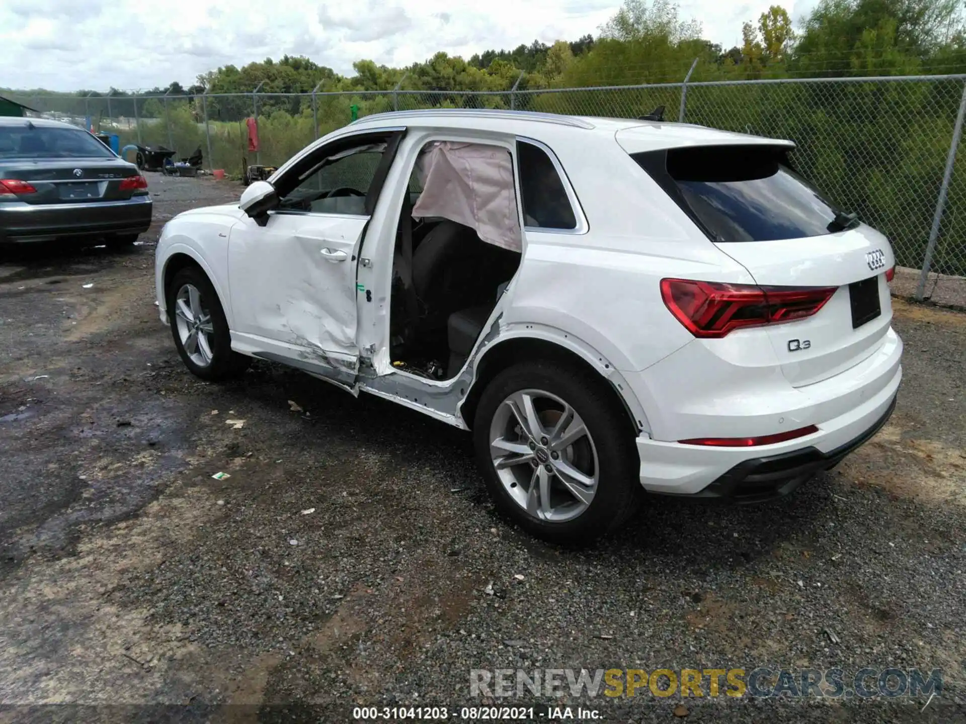 3 Photograph of a damaged car WA1DECF3XM1008526 AUDI Q3 2021