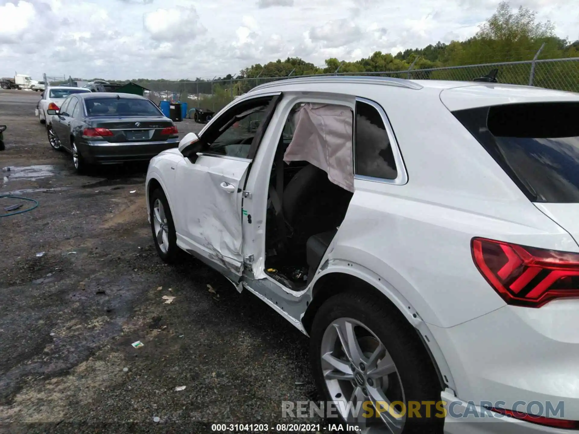 6 Photograph of a damaged car WA1DECF3XM1008526 AUDI Q3 2021