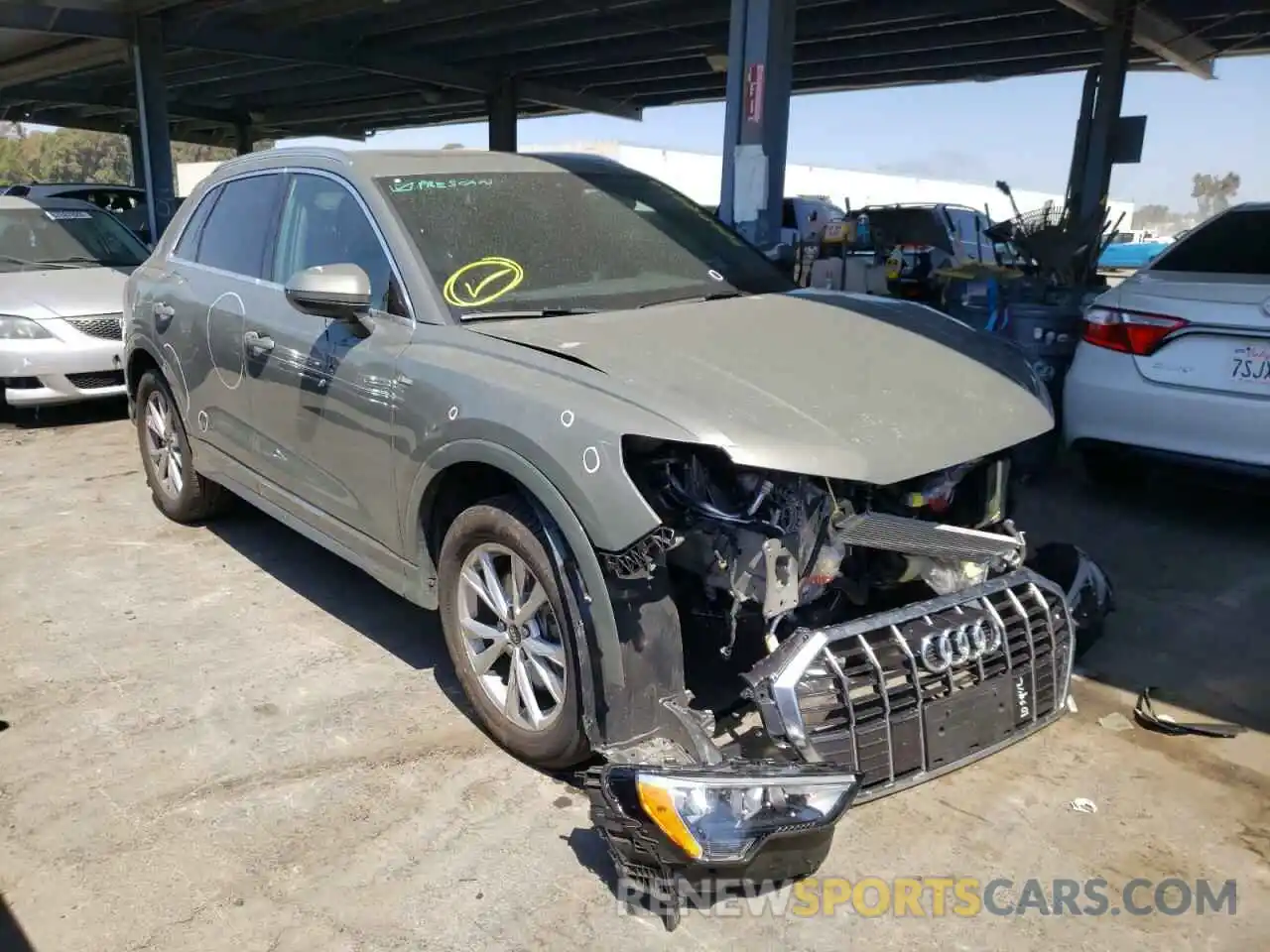 1 Photograph of a damaged car WA1DECF3XM1033927 AUDI Q3 2021