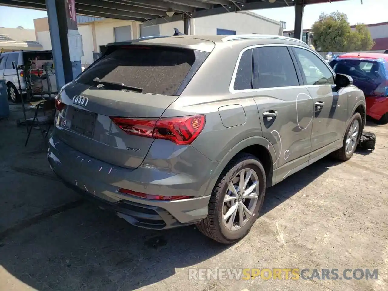 4 Photograph of a damaged car WA1DECF3XM1033927 AUDI Q3 2021