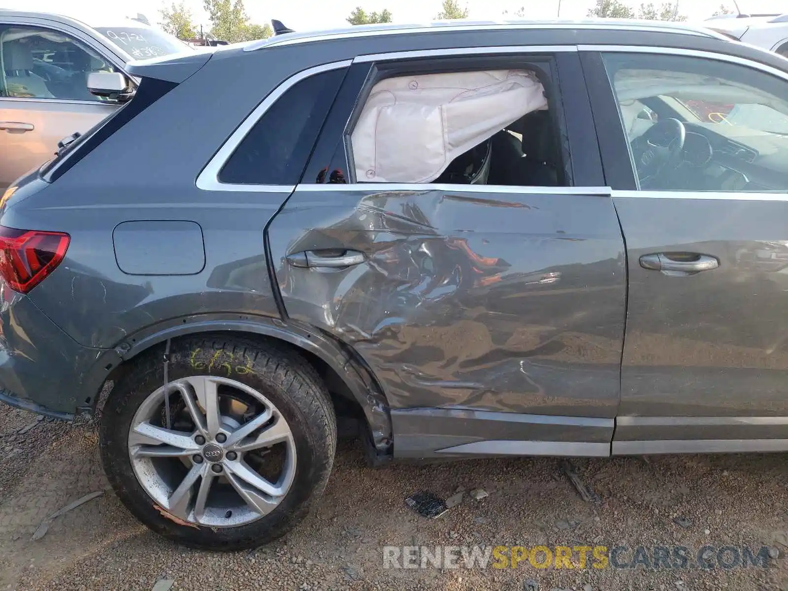 9 Photograph of a damaged car WA1EECF30M1009172 AUDI Q3 2021