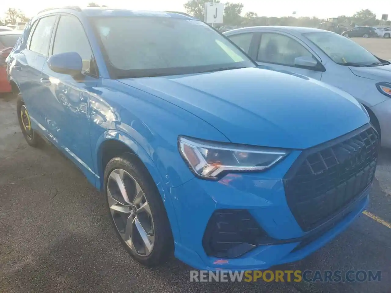 1 Photograph of a damaged car WA1EECF30M1107196 AUDI Q3 2021