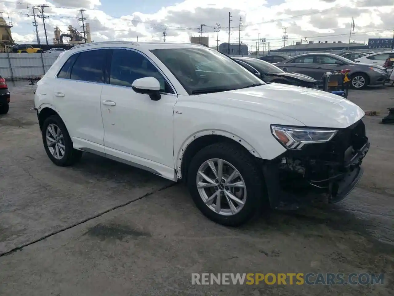 4 Photograph of a damaged car WA1EECF30M1119333 AUDI Q3 2021