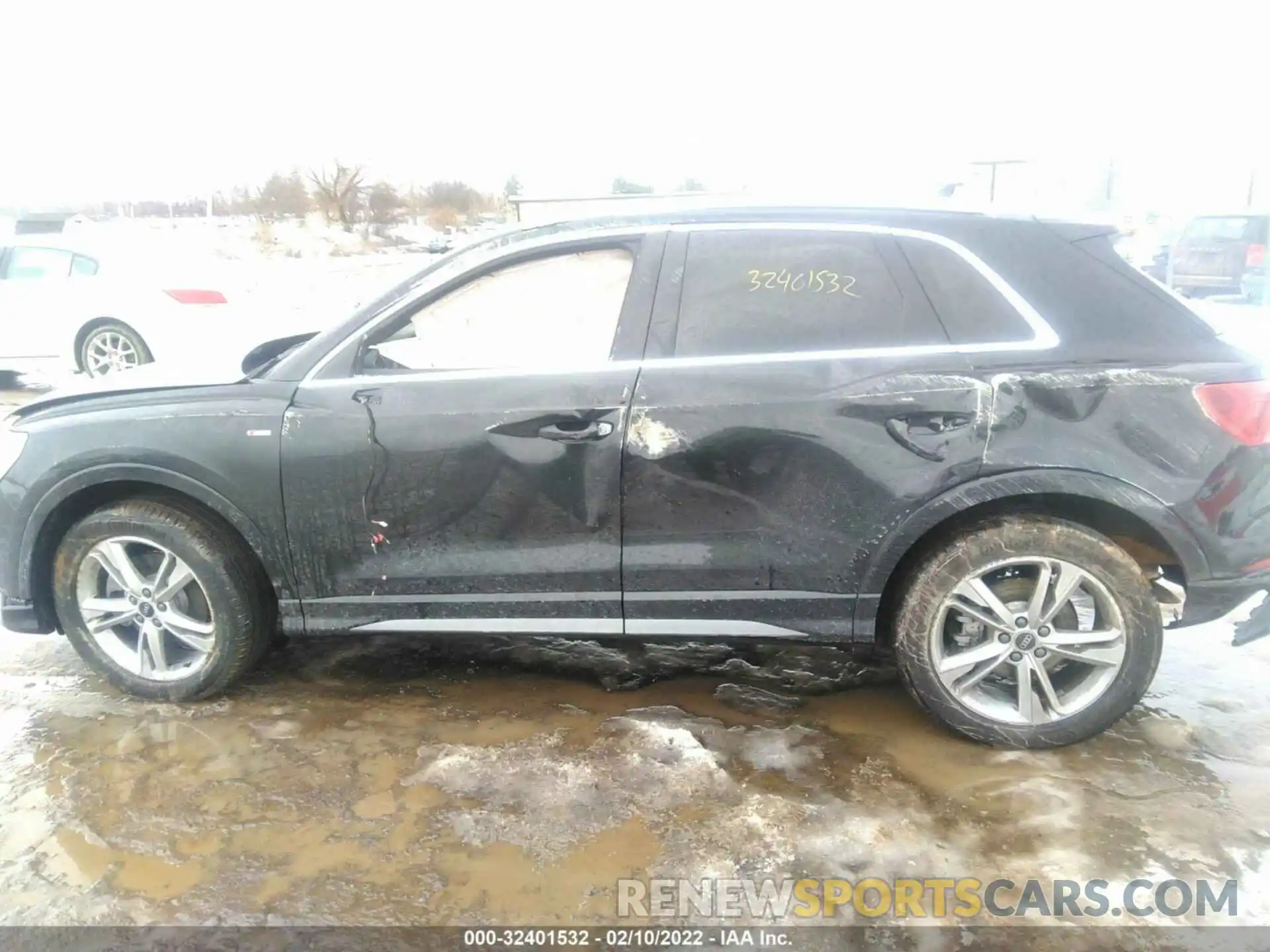 12 Photograph of a damaged car WA1EECF31M1019810 AUDI Q3 2021