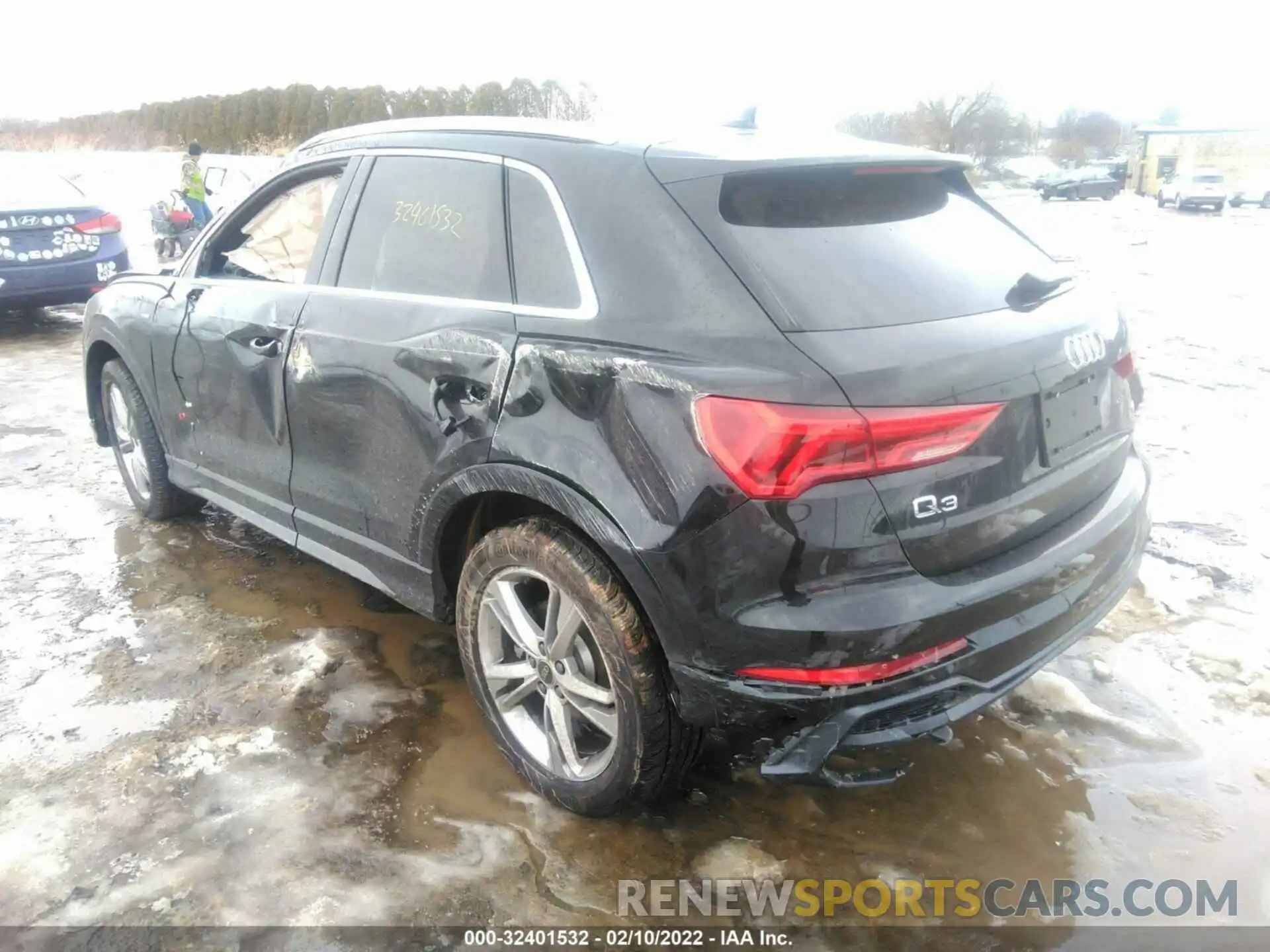 3 Photograph of a damaged car WA1EECF31M1019810 AUDI Q3 2021