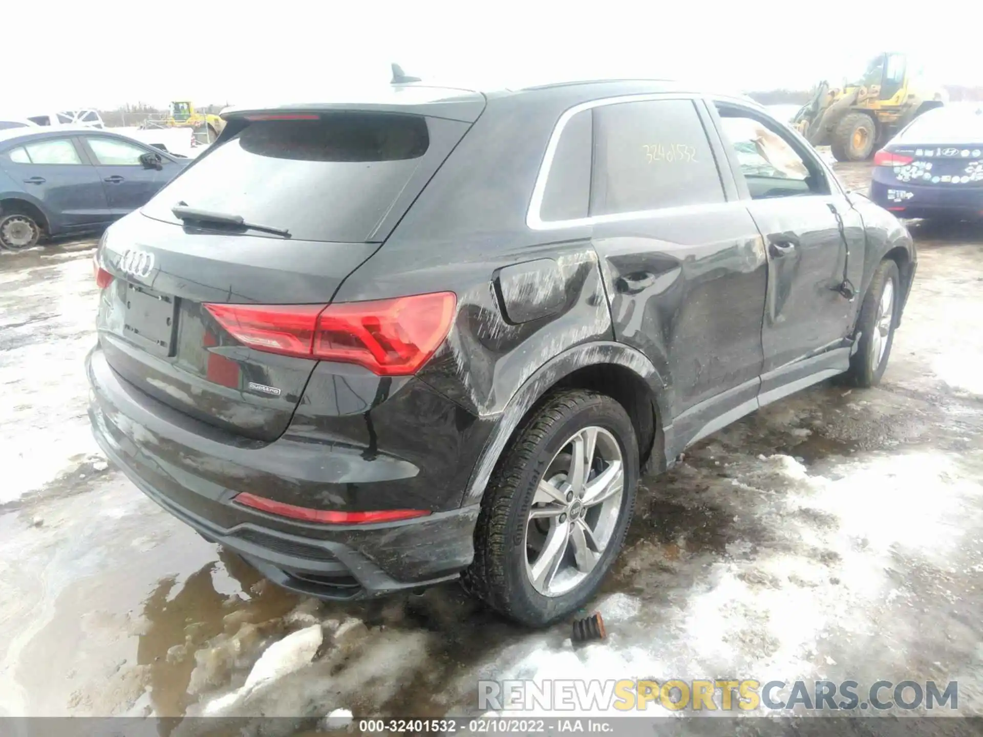 4 Photograph of a damaged car WA1EECF31M1019810 AUDI Q3 2021