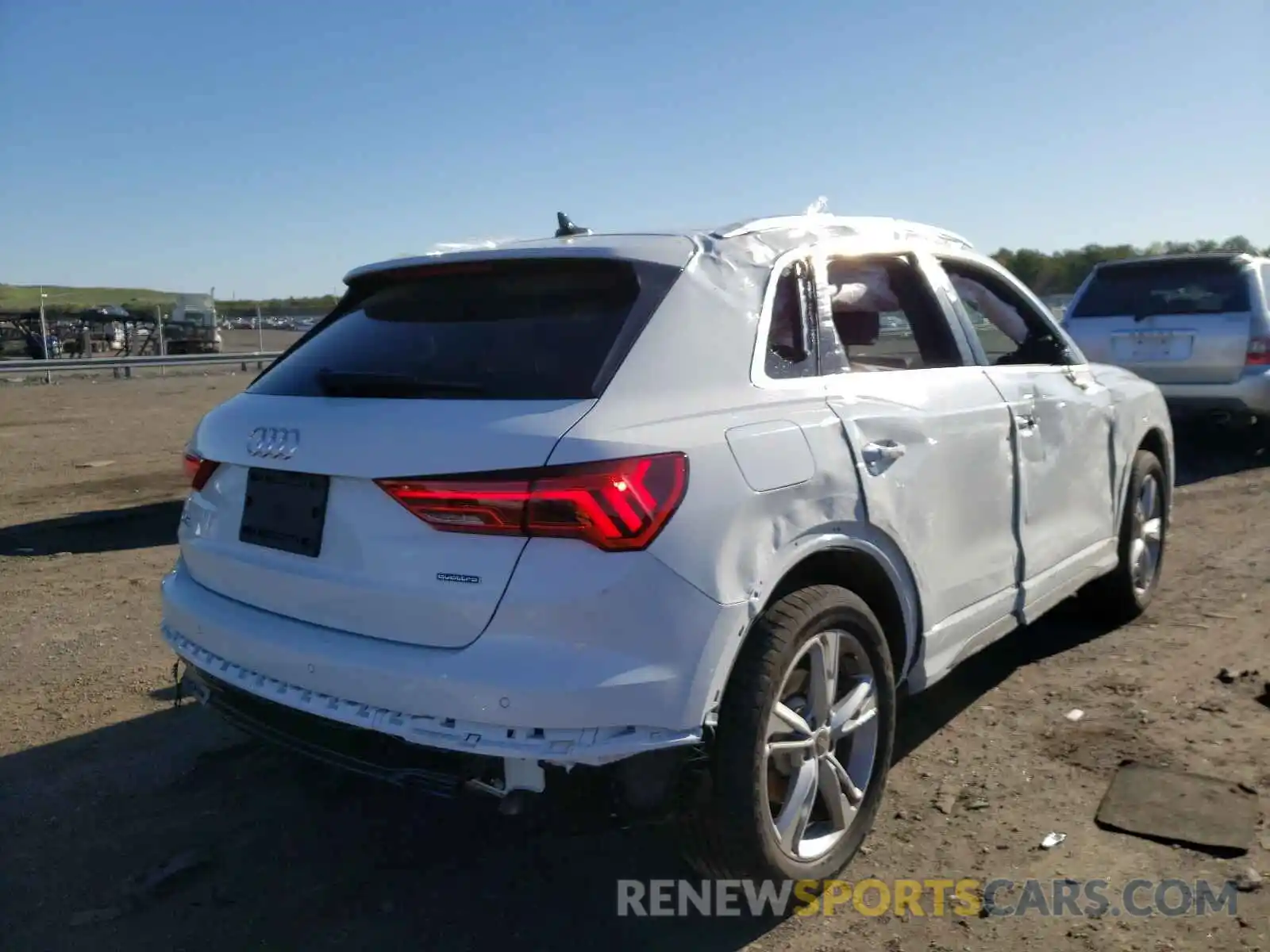 4 Фотография поврежденного автомобиля WA1EECF31M1056971 AUDI Q3 2021