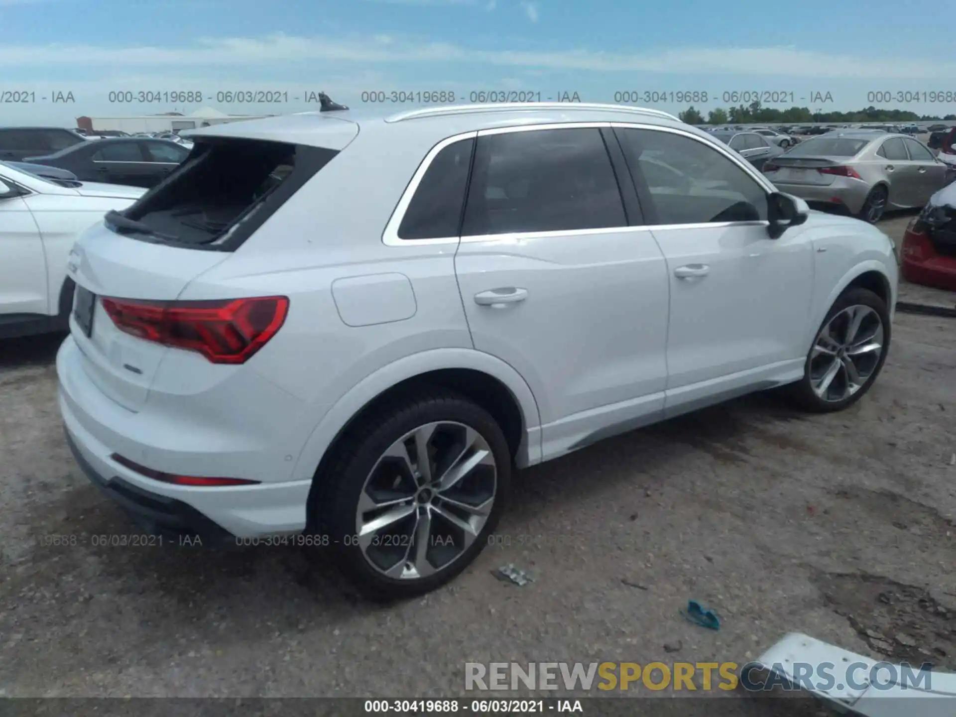 4 Фотография поврежденного автомобиля WA1EECF31M1083457 AUDI Q3 2021