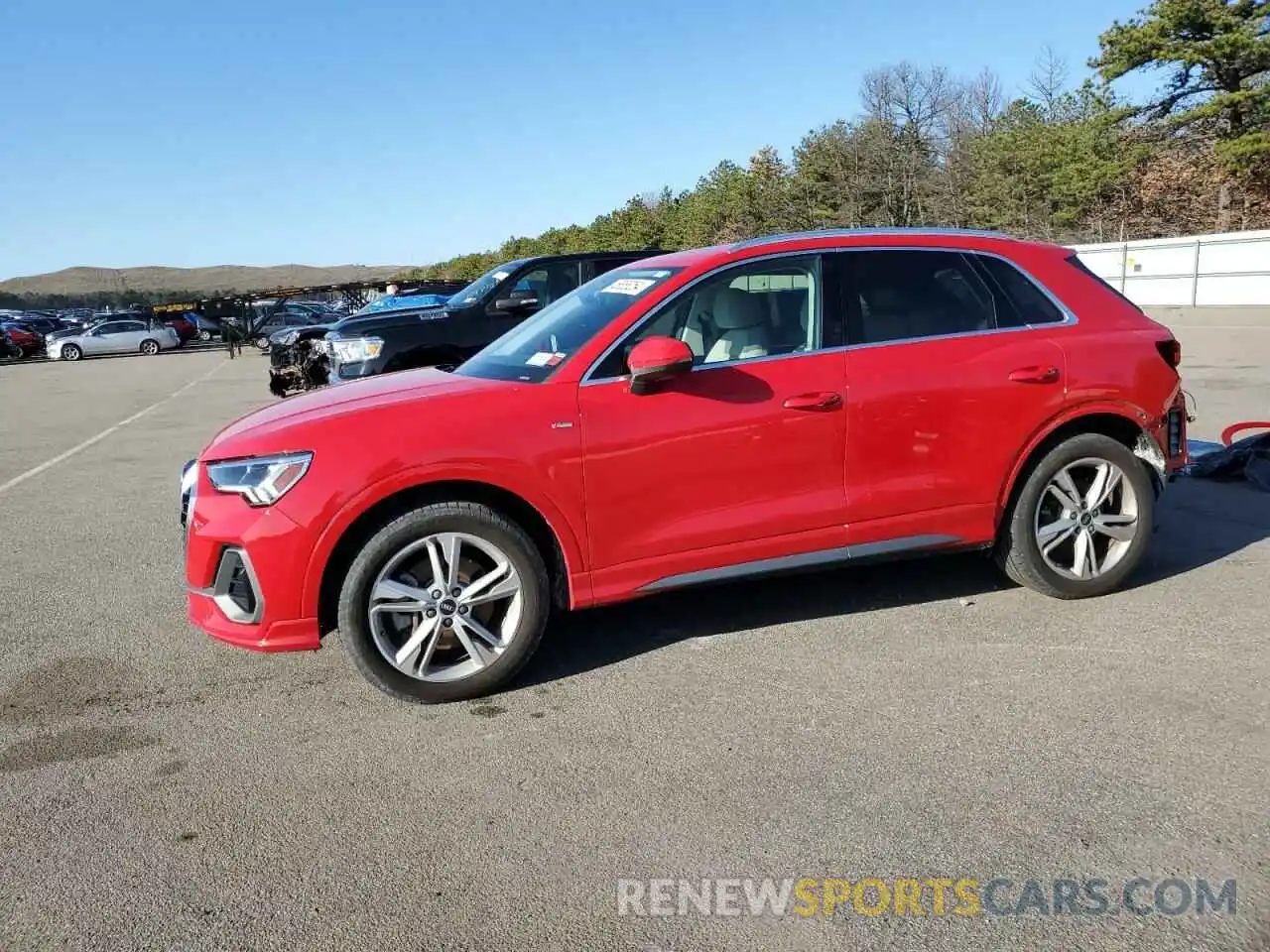 1 Photograph of a damaged car WA1EECF31M1097598 AUDI Q3 2021