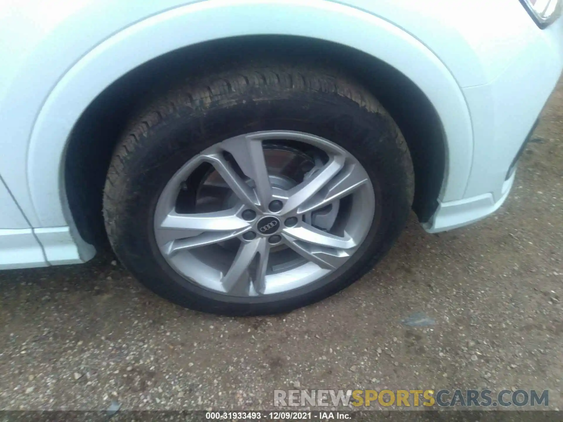 14 Photograph of a damaged car WA1EECF31M1103142 AUDI Q3 2021