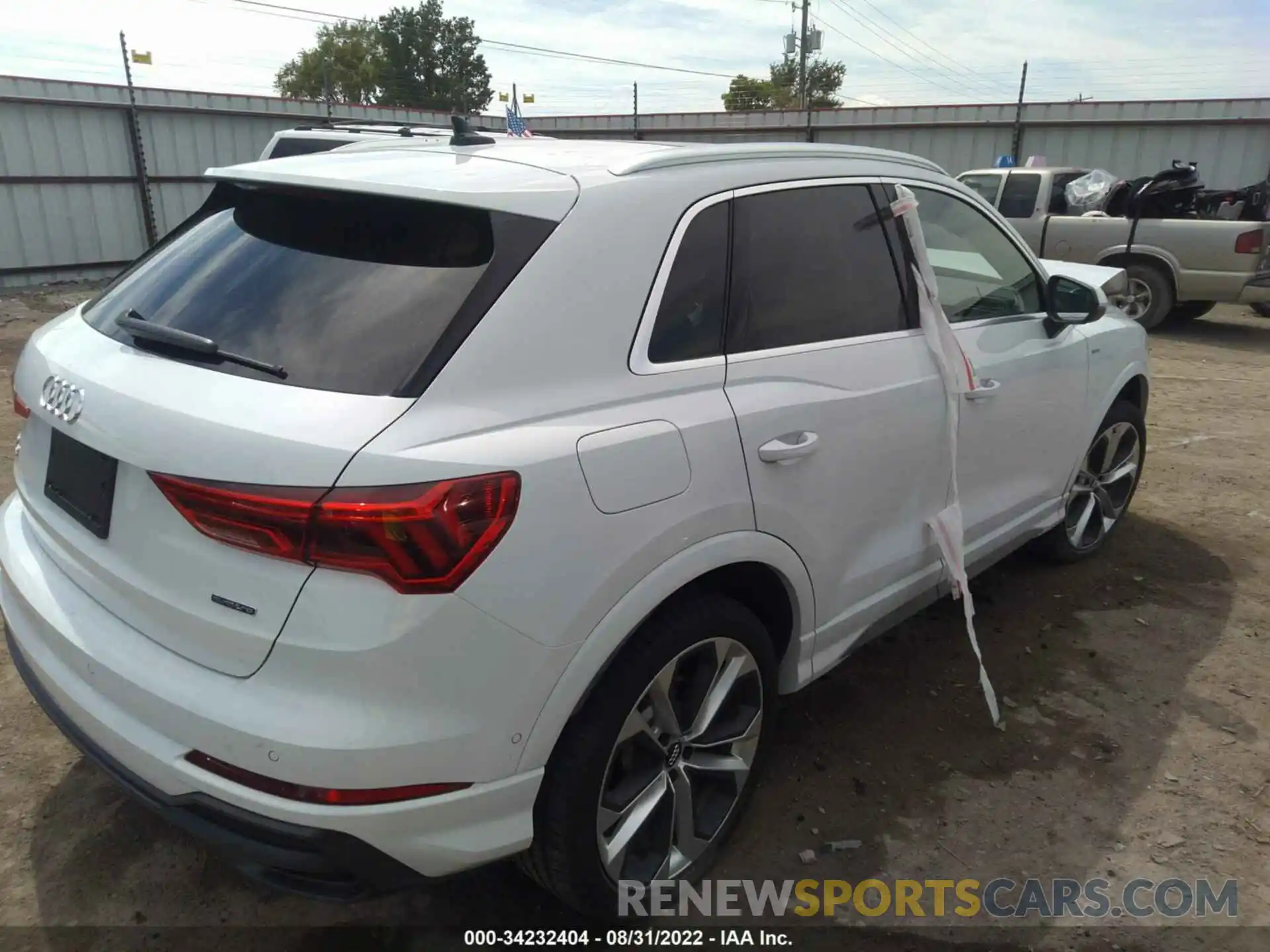 4 Photograph of a damaged car WA1EECF32M1005947 AUDI Q3 2021