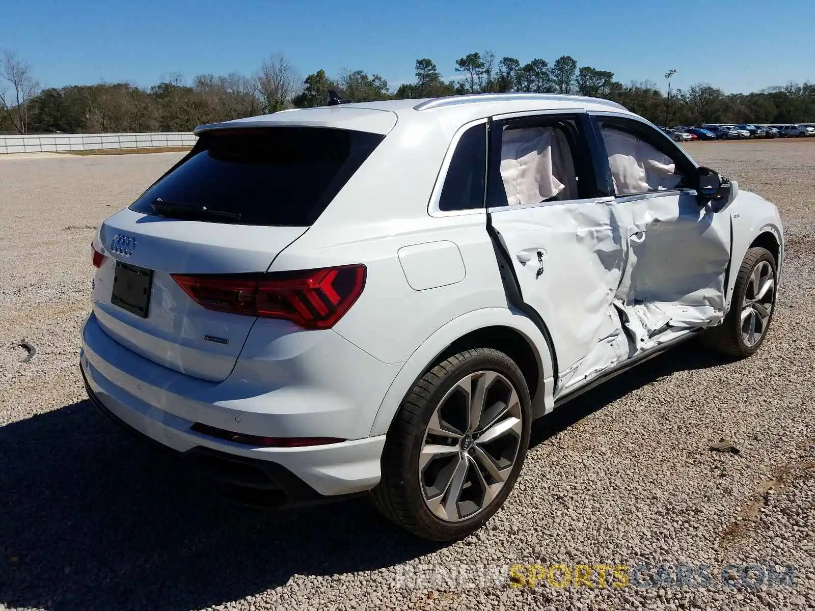 4 Photograph of a damaged car WA1EECF32M1006662 AUDI Q3 2021