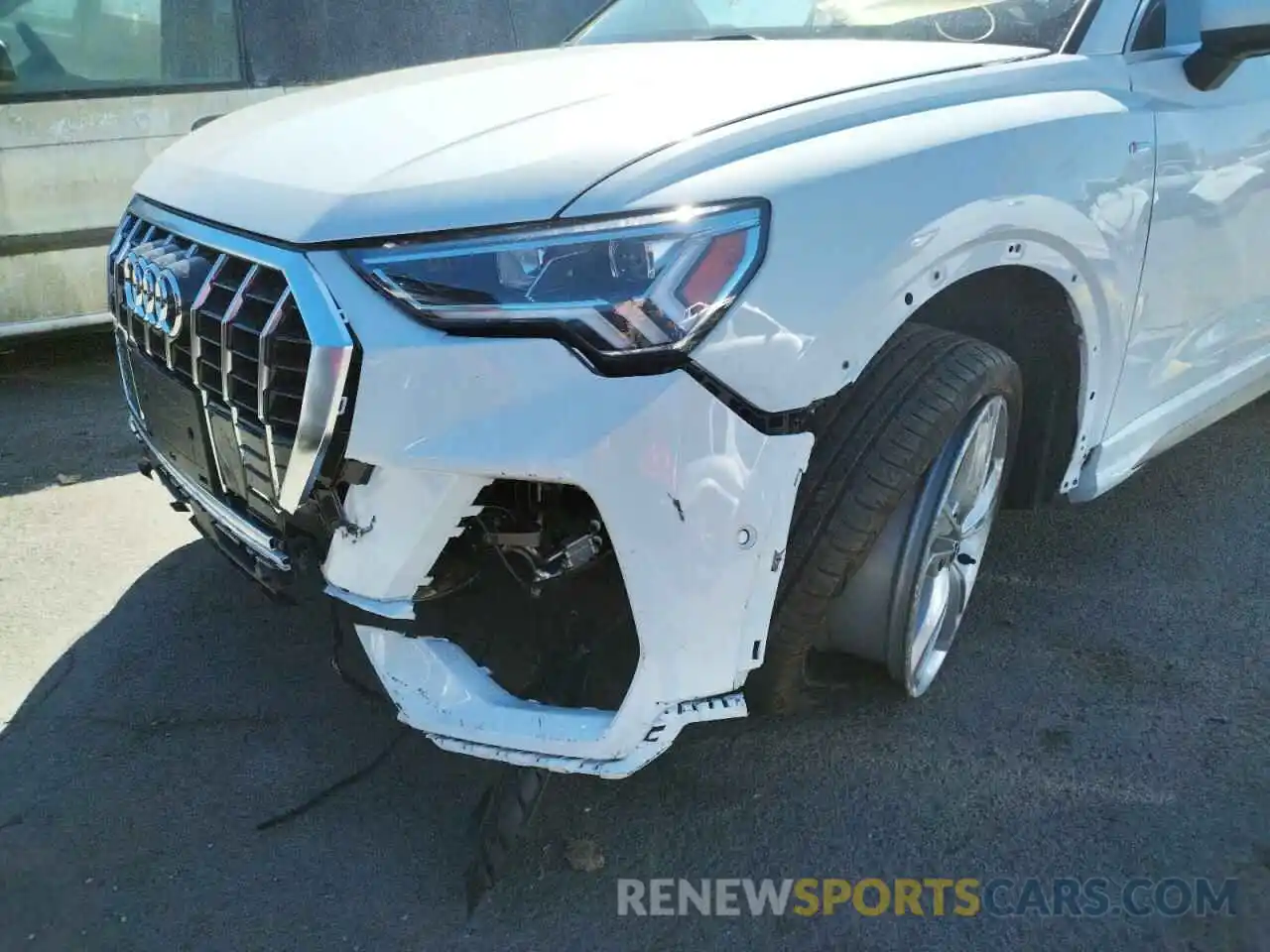 9 Photograph of a damaged car WA1EECF32M1101531 AUDI Q3 2021