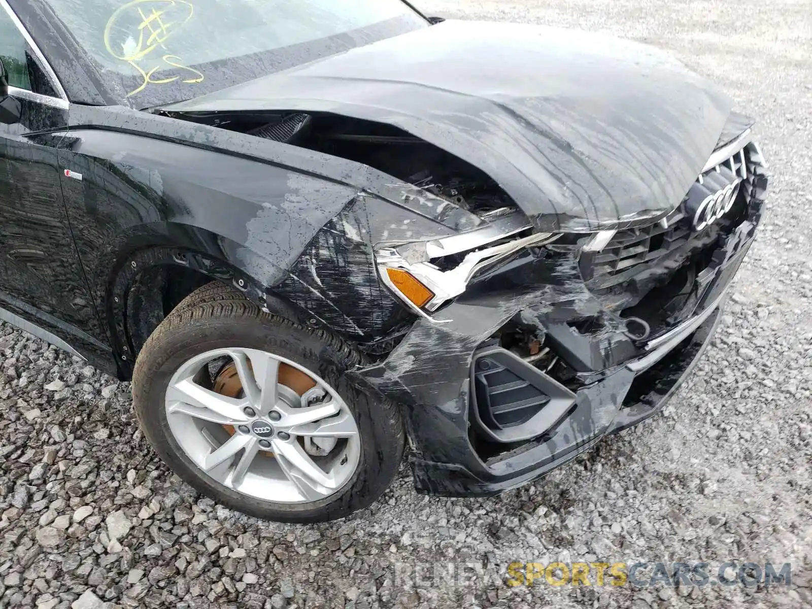 9 Photograph of a damaged car WA1EECF34M1005285 AUDI Q3 2021