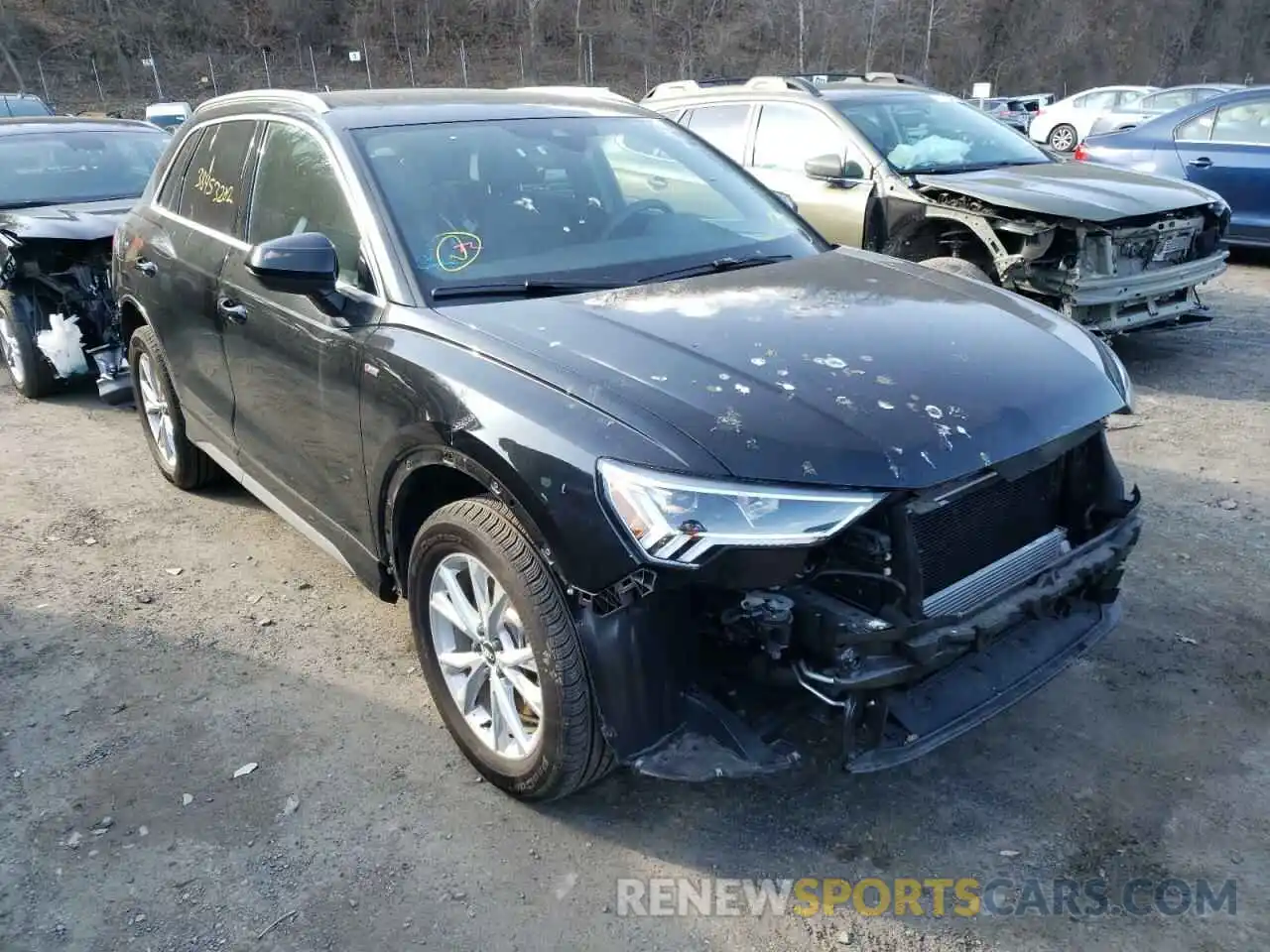 1 Photograph of a damaged car WA1EECF34M1037007 AUDI Q3 2021