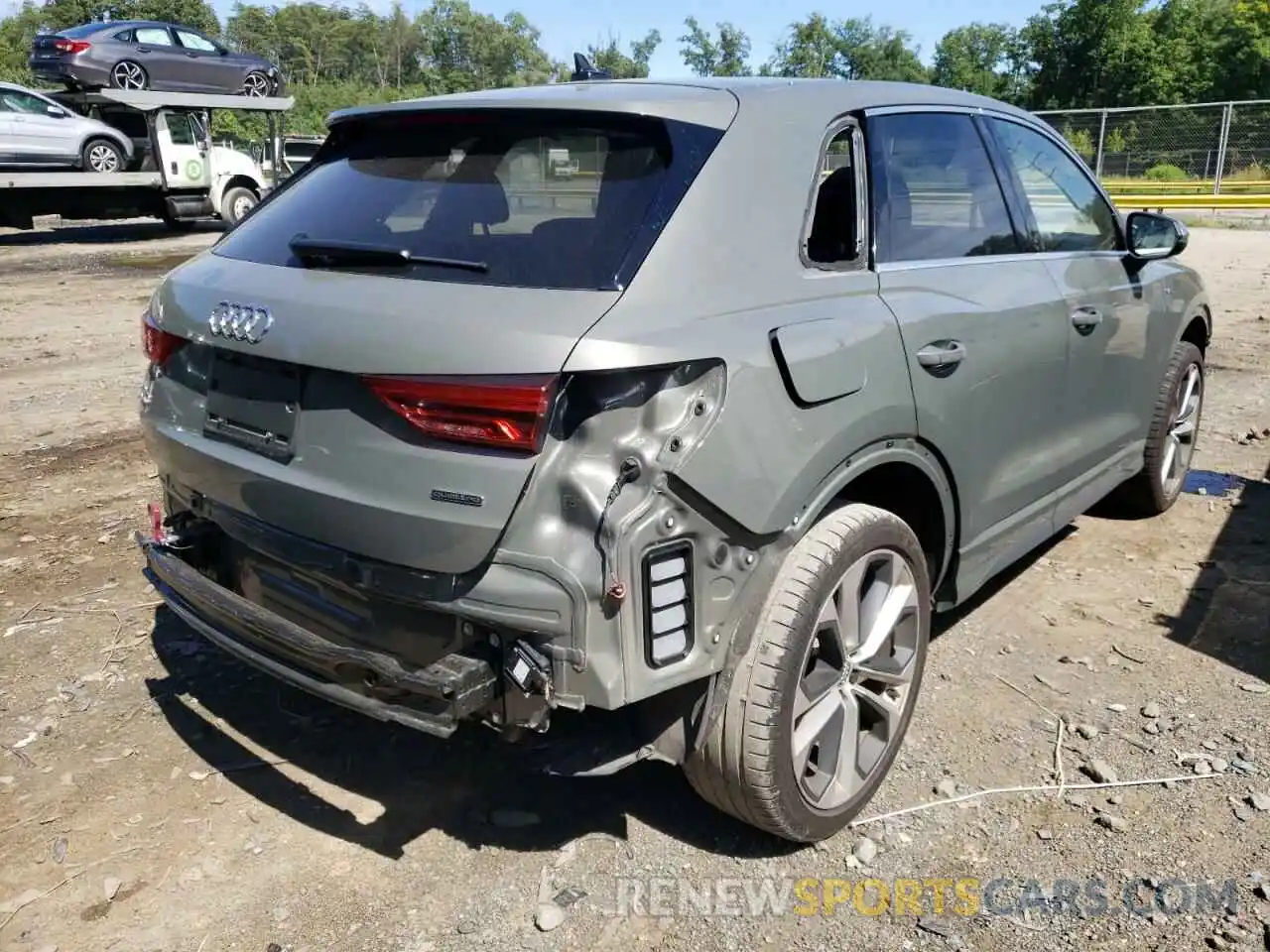 4 Photograph of a damaged car WA1EECF35M1005201 AUDI Q3 2021