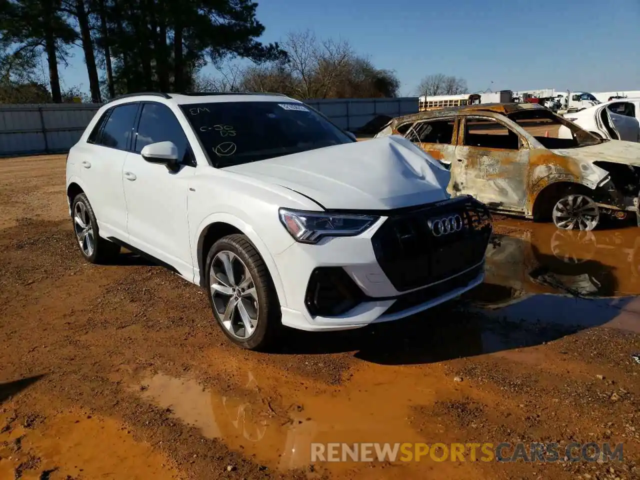 1 Photograph of a damaged car WA1EECF35M1092792 AUDI Q3 2021