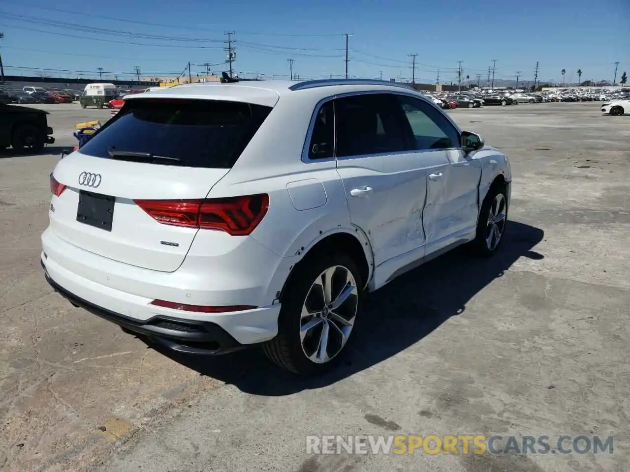 4 Photograph of a damaged car WA1EECF36M1013887 AUDI Q3 2021