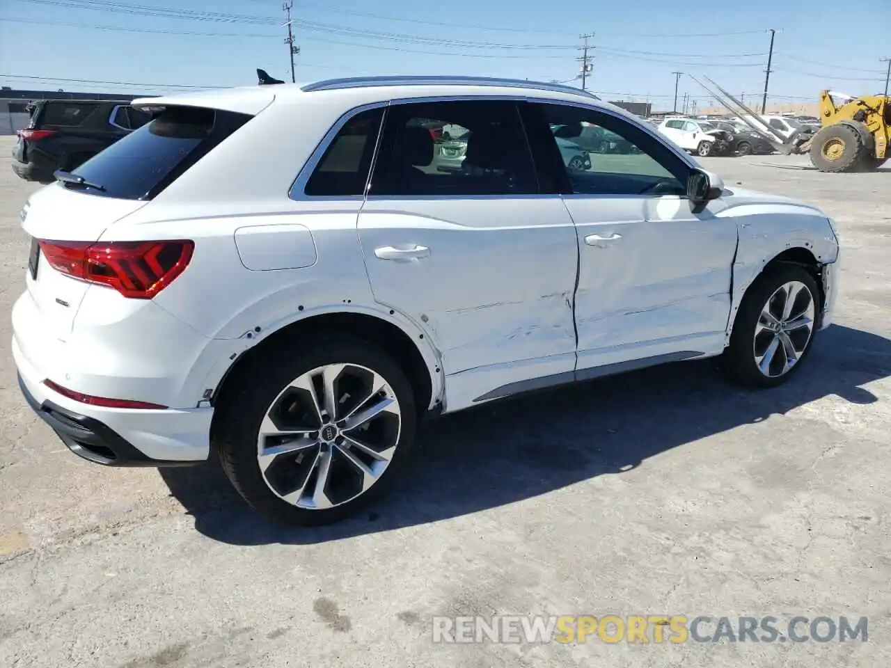 9 Photograph of a damaged car WA1EECF36M1013887 AUDI Q3 2021