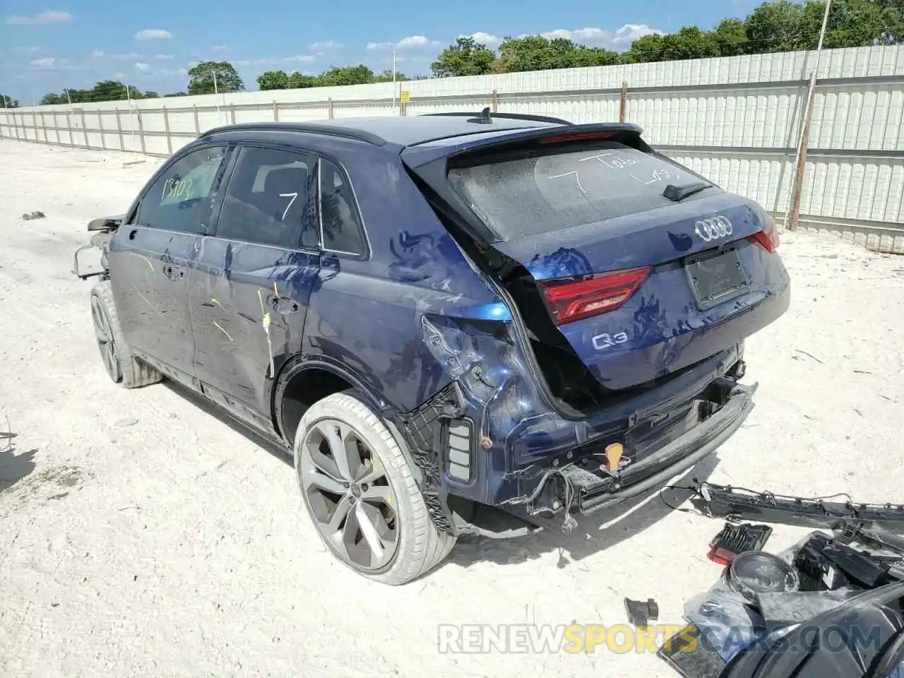 3 Фотография поврежденного автомобиля WA1EECF36M1023187 AUDI Q3 2021