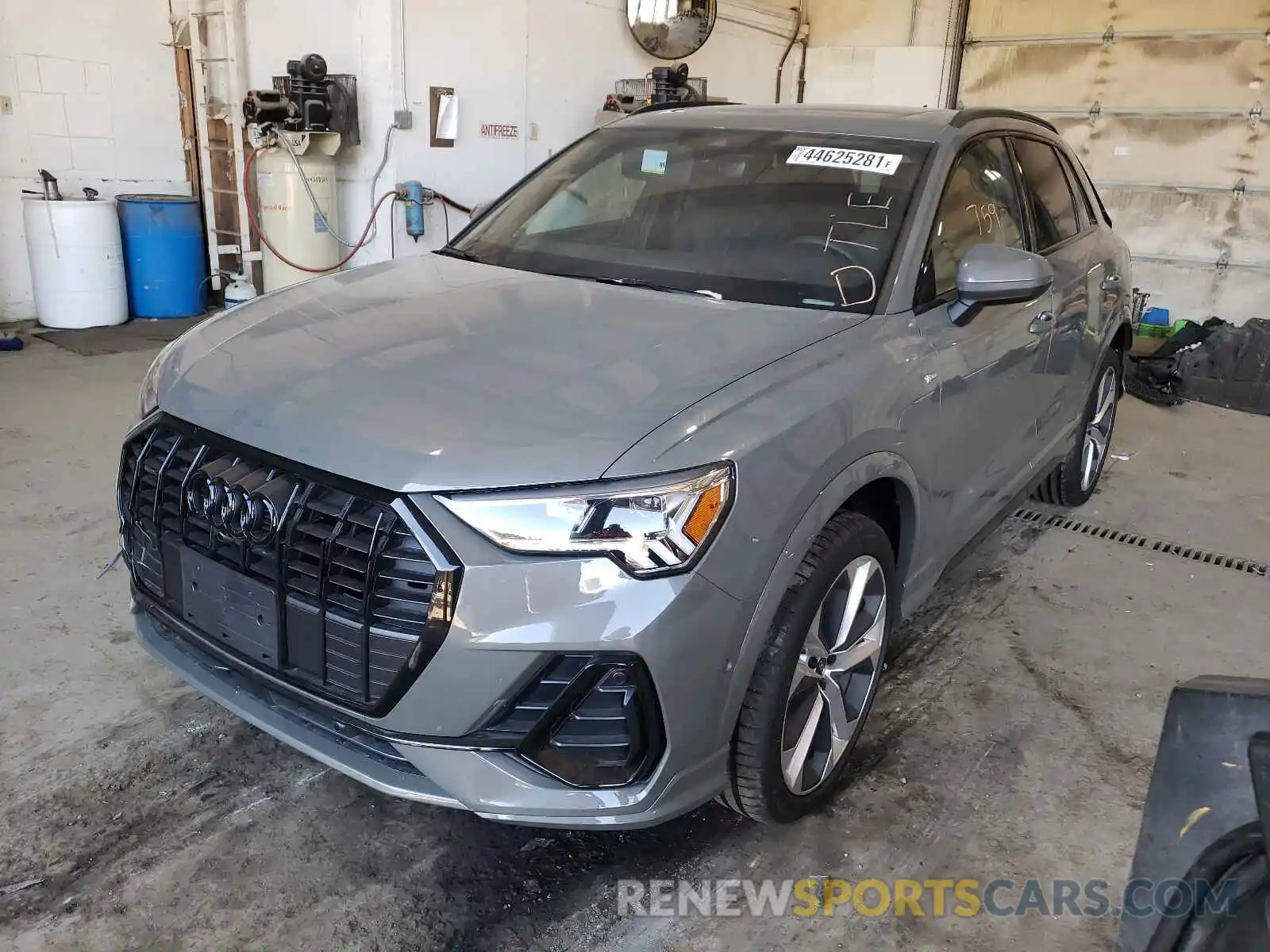 2 Photograph of a damaged car WA1EECF36M1075306 AUDI Q3 2021